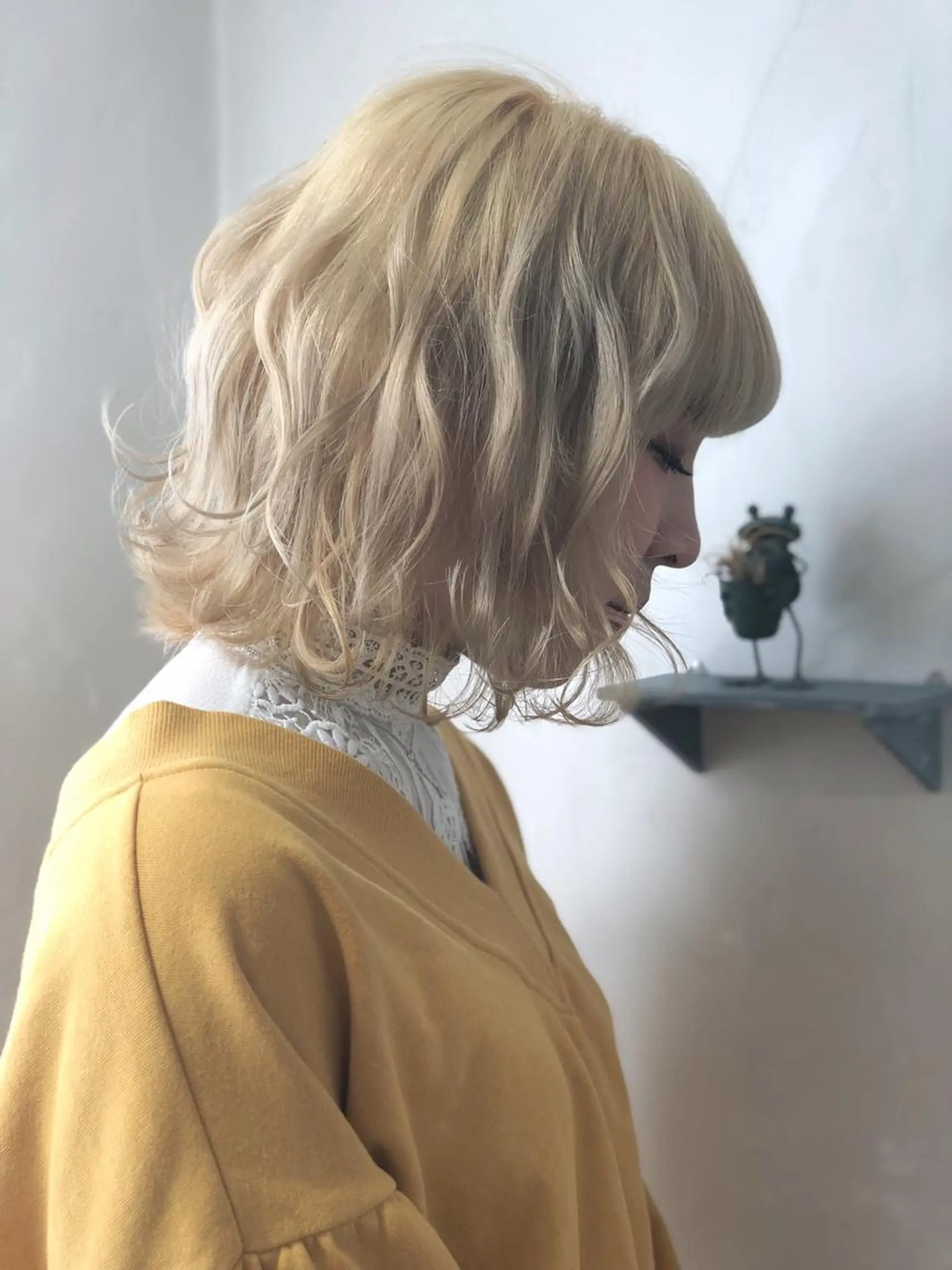 ショート カラー パーマ ヘアアレンジ ブリーチ グラデーションカラー イエローカラー ボブ 外国人風カラー 推し活専用 【派手髪】飯野ゆかりのヘアスタイル
