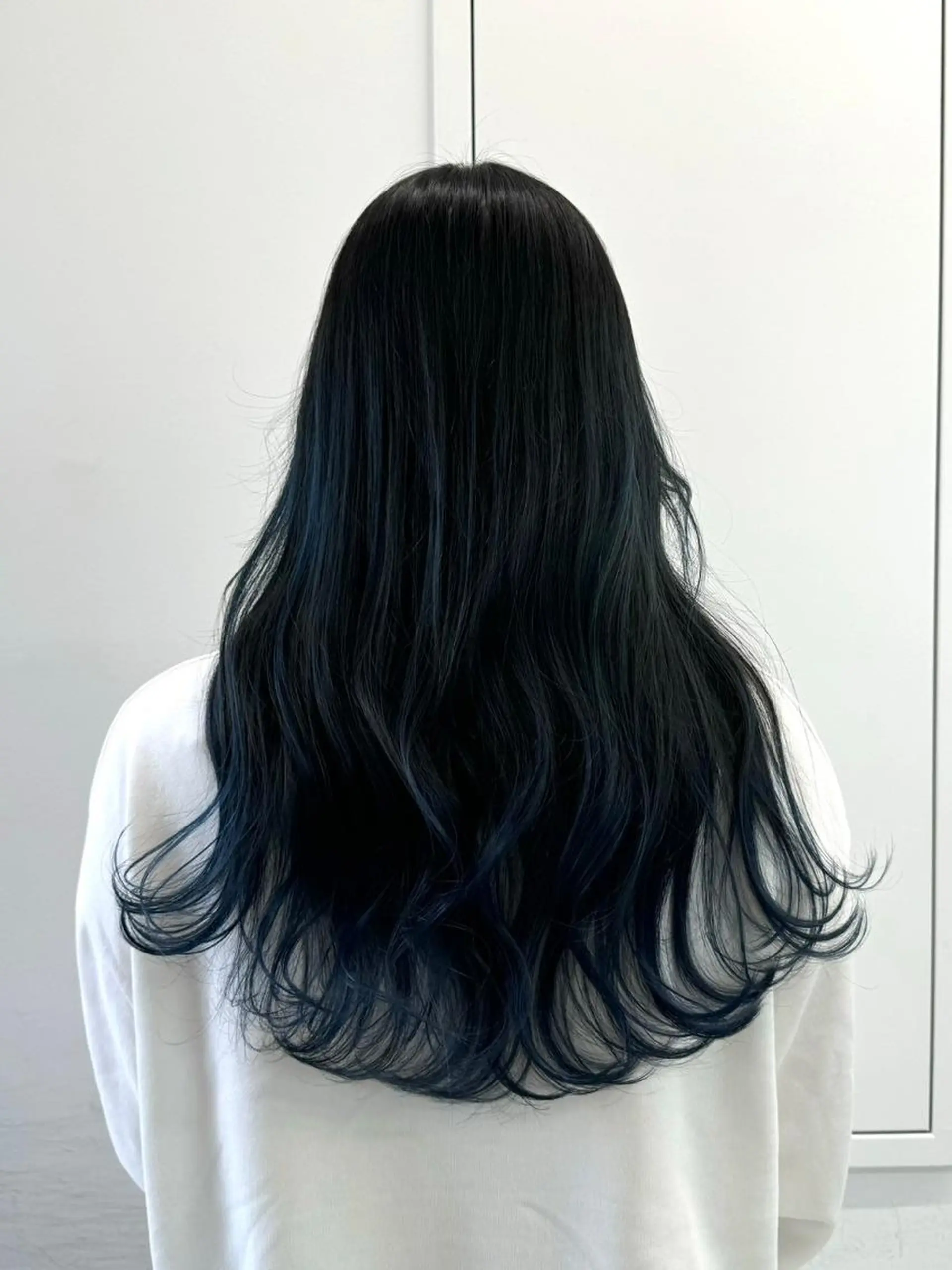 ロング カラー アディクシーカラー アッシュ ブルーカラー ダークアッシュ グレージュ 【公式】amble luxe池袋東口💛のヘアスタイル