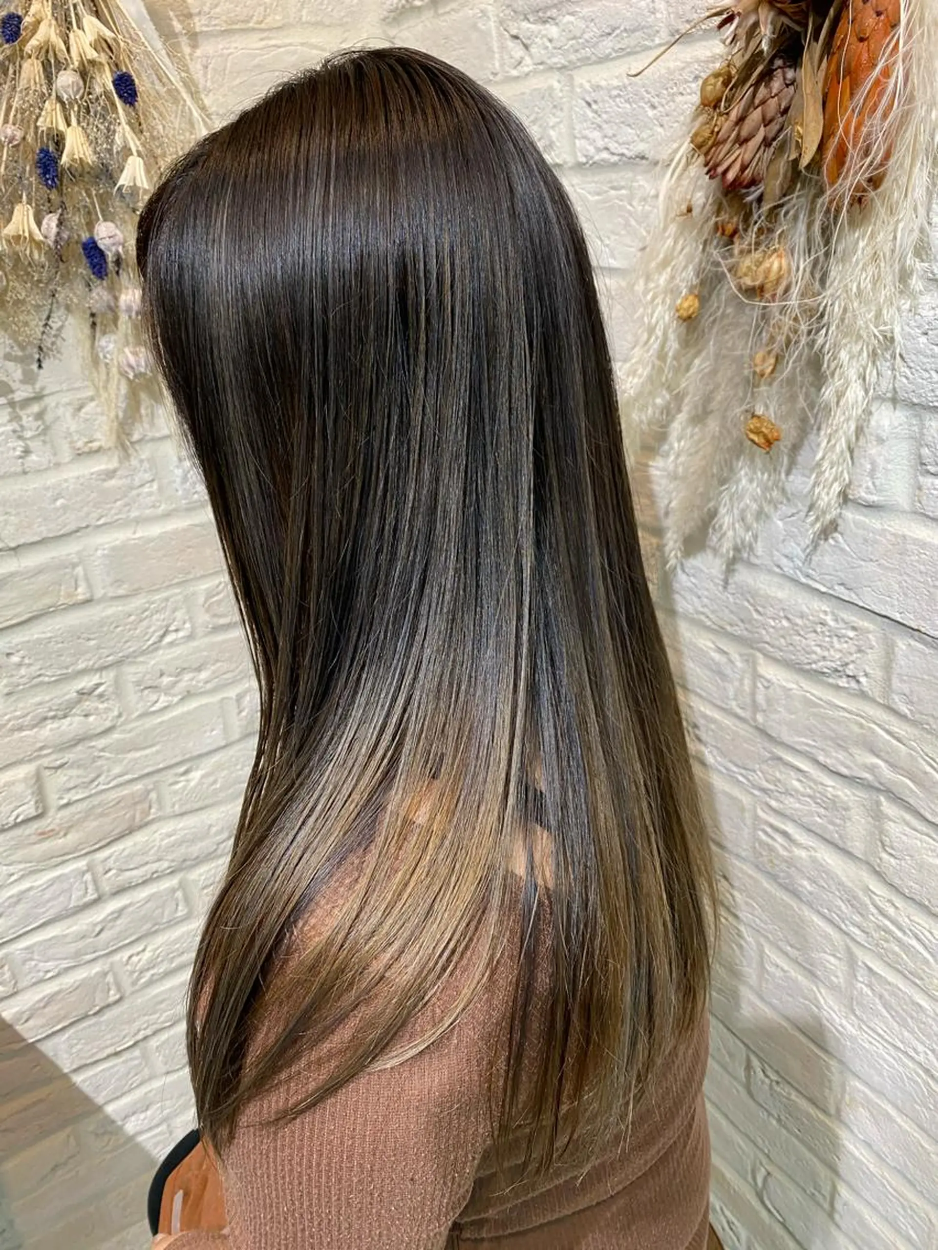 ロング カラー バレイヤージュ ベージュカラー レイヤーカット カット ヘッドスパ Seasonal〜（シーズナル）所属・伊藤 早人のヘアスタイル