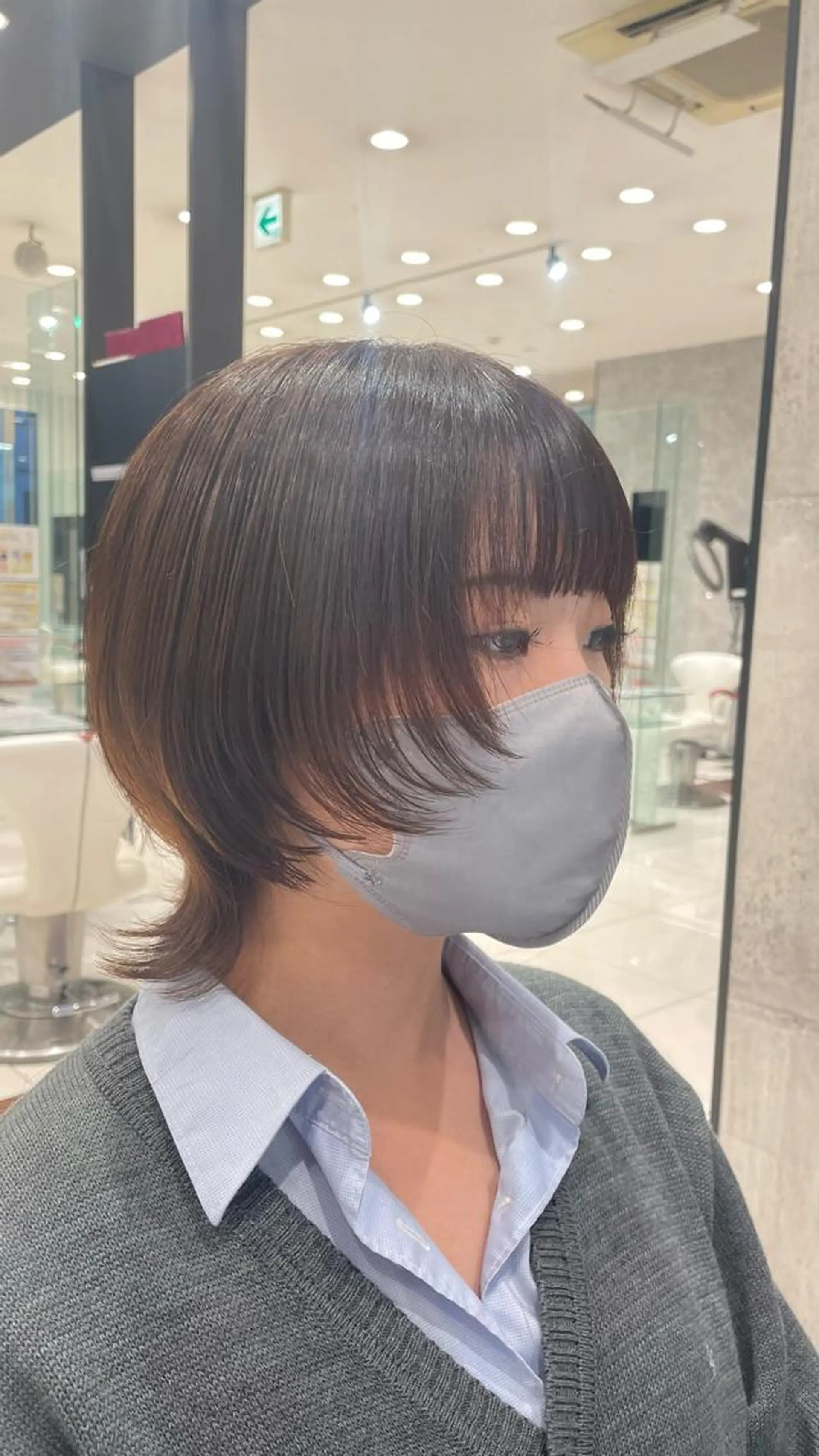 ミディアム ウルフカット ハイトーンカラー✨️ Amiのヘアスタイル