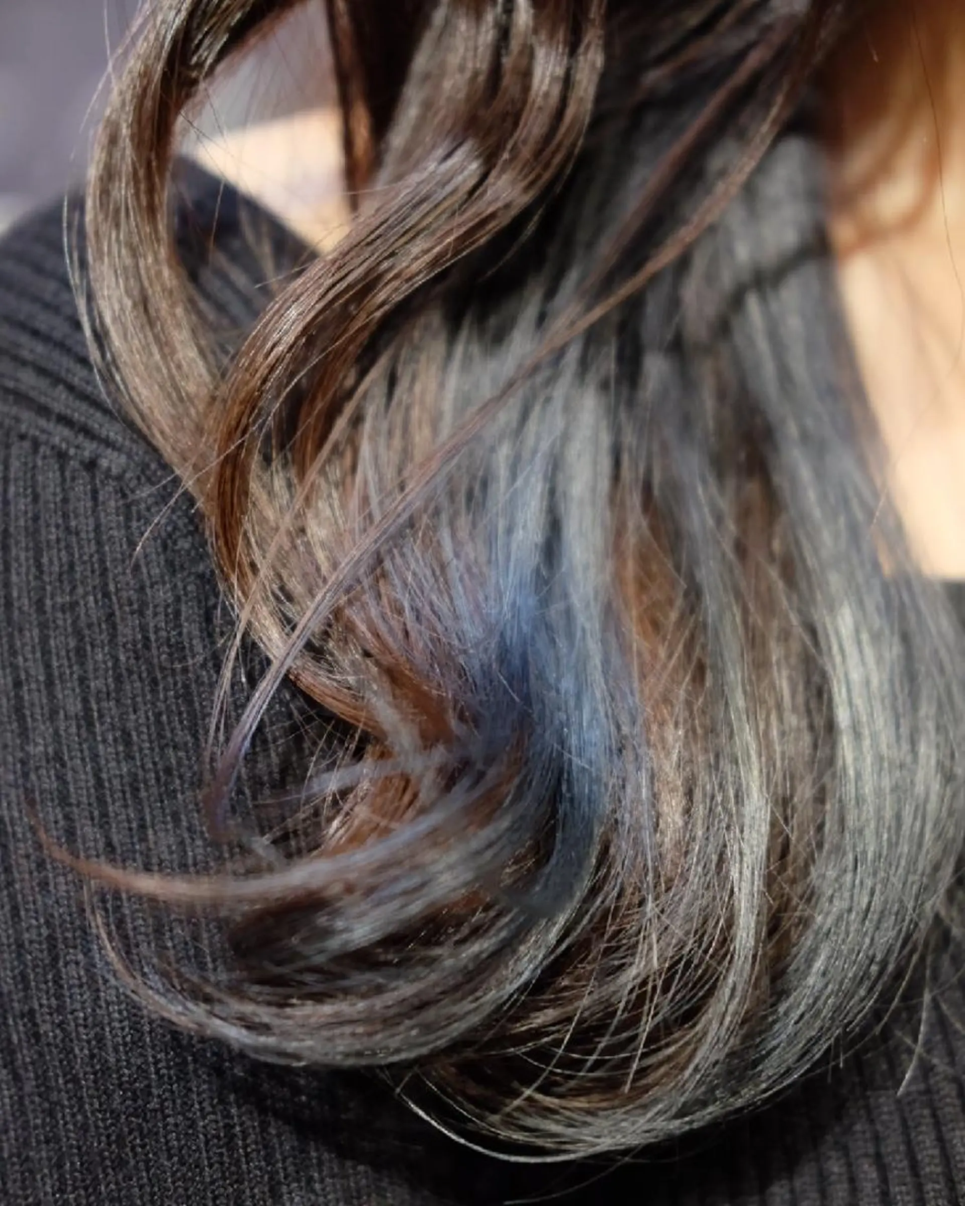 カラー セミロング インナーカラー カット ヘアカラー KUGE AKIFUMIのヘアスタイル