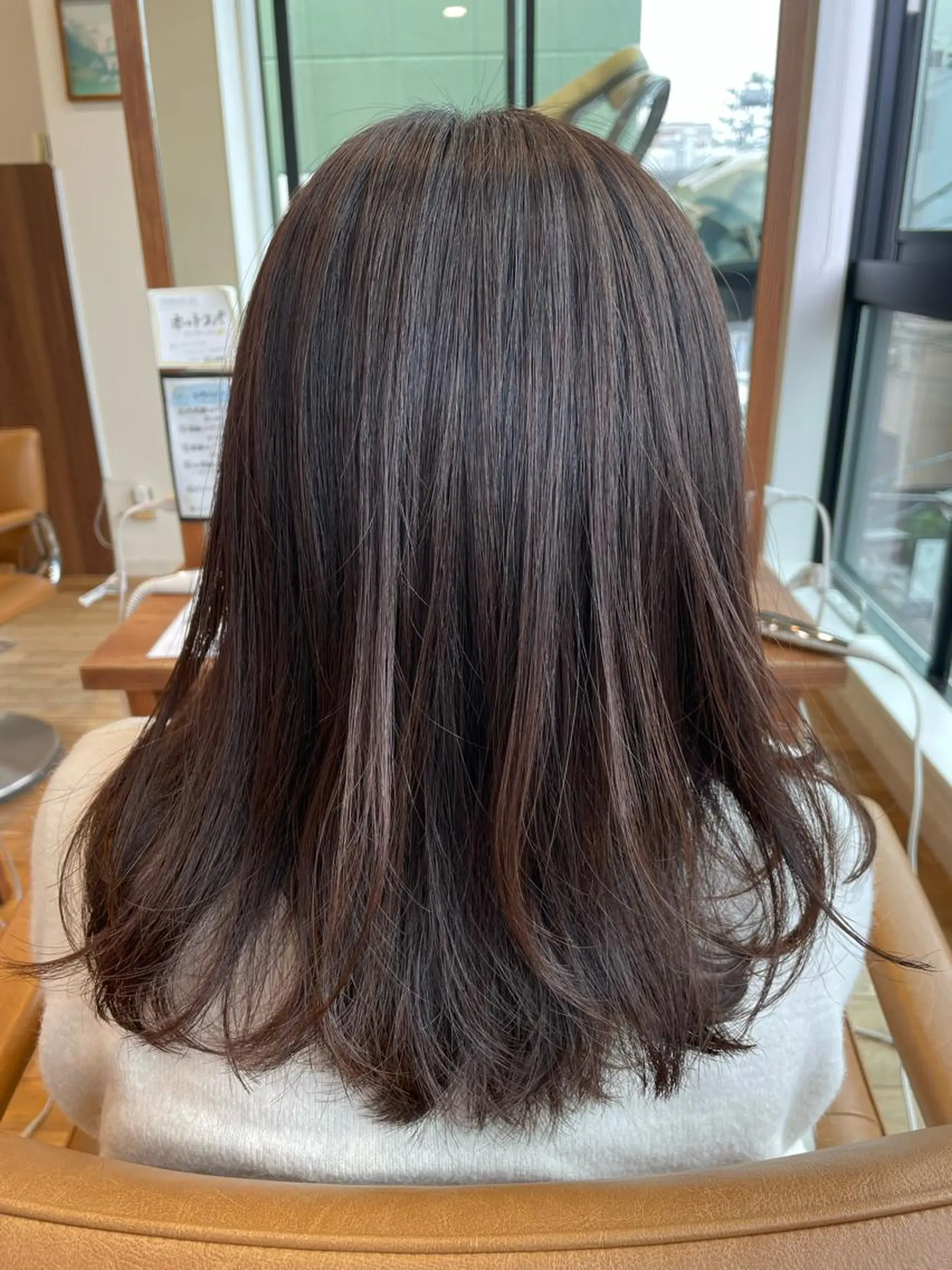 ミディアム ヘアカラー 山本　恵 (やまもと  けい)のヘアスタイル
