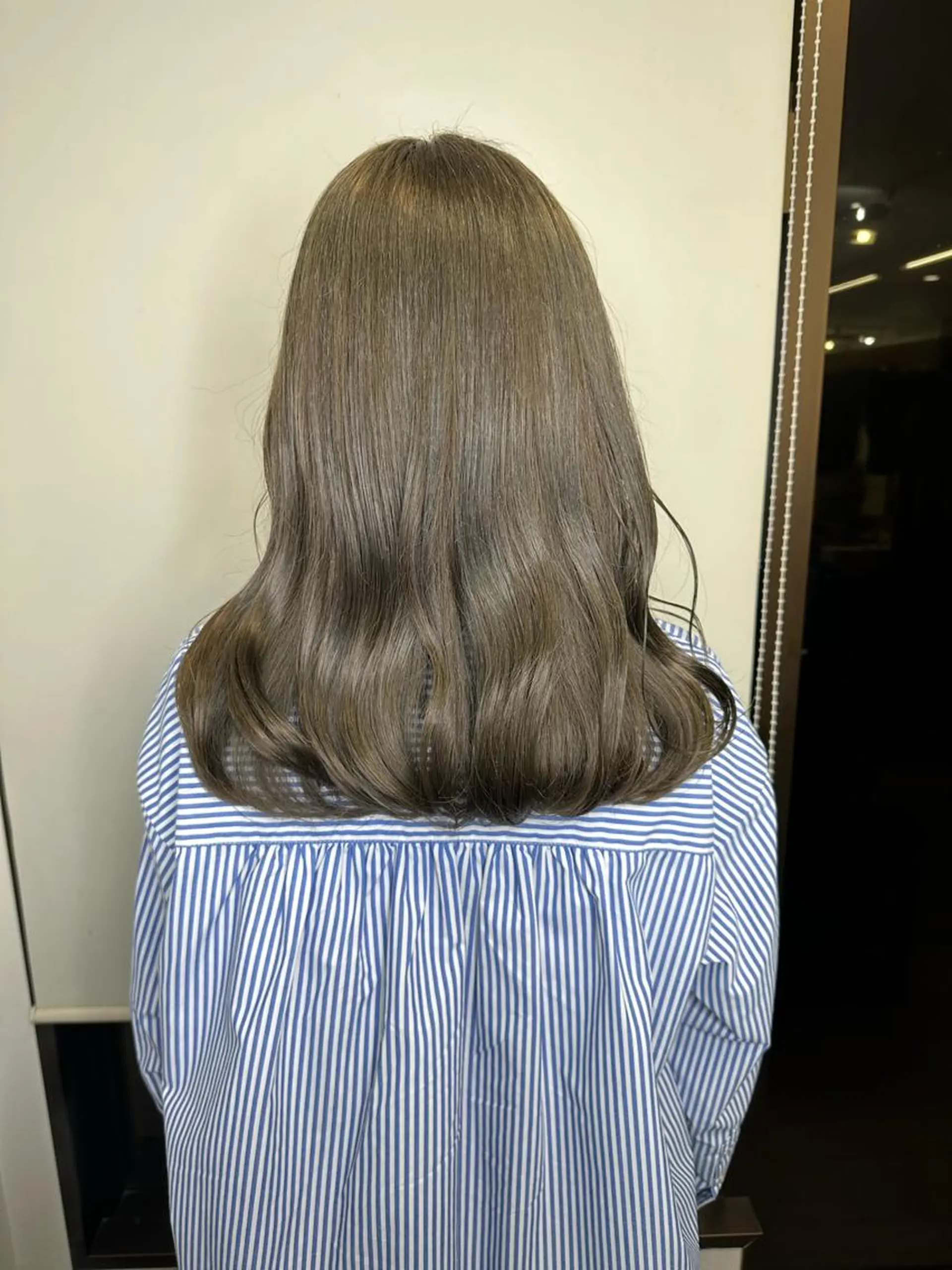 ミディアム カラー ヘアカラー peg.hair所属・ブリーチカラー🫧 森　凪沙のヘアスタイル