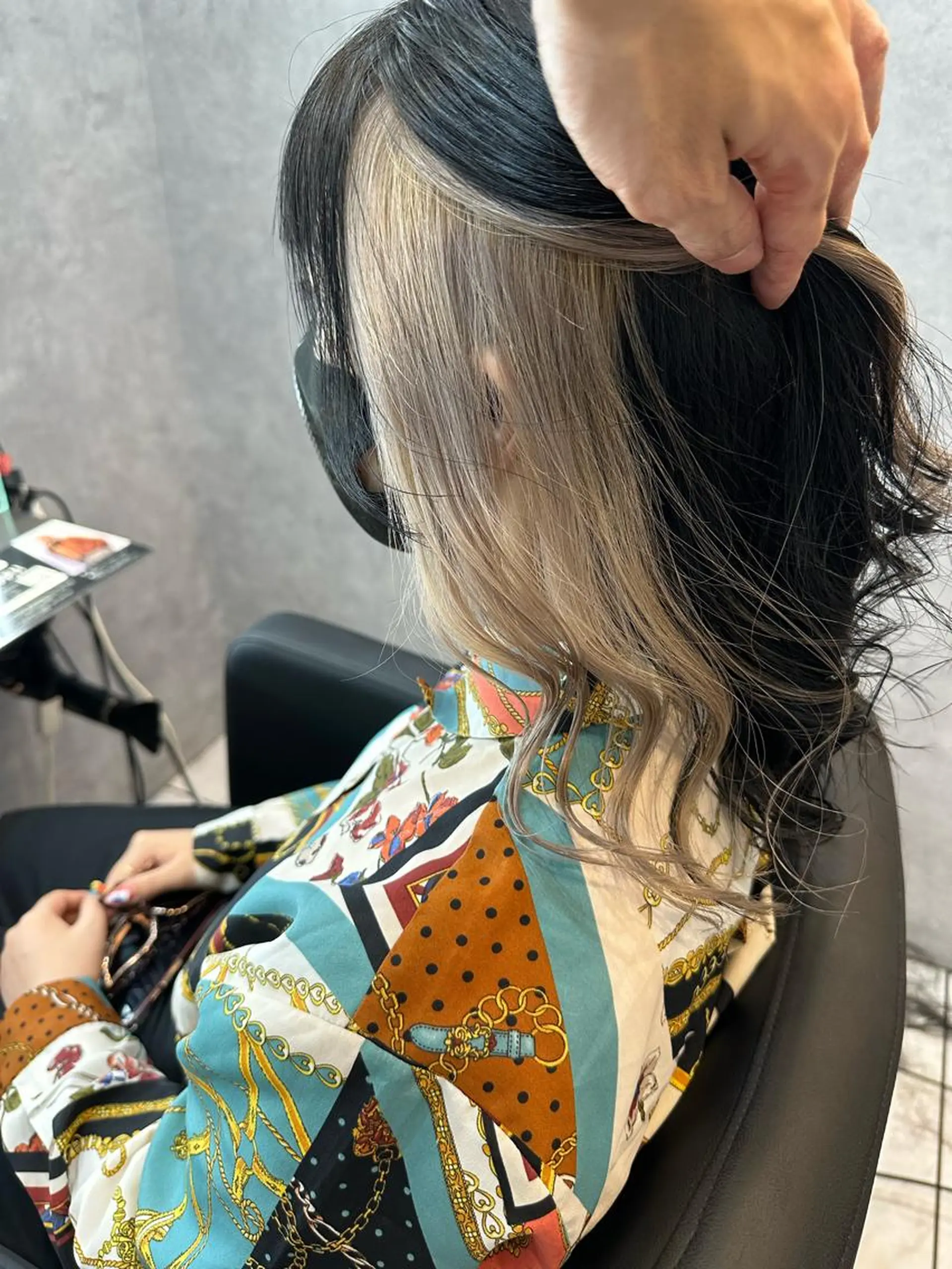 セミロング カラー ベージュカラー デザインカラー ハイライトカラー ハイトーンカラー インナーカラー ヘアカラー 透明感/ブリーチ縮毛 /髪質改善/星野純一のヘアスタイル