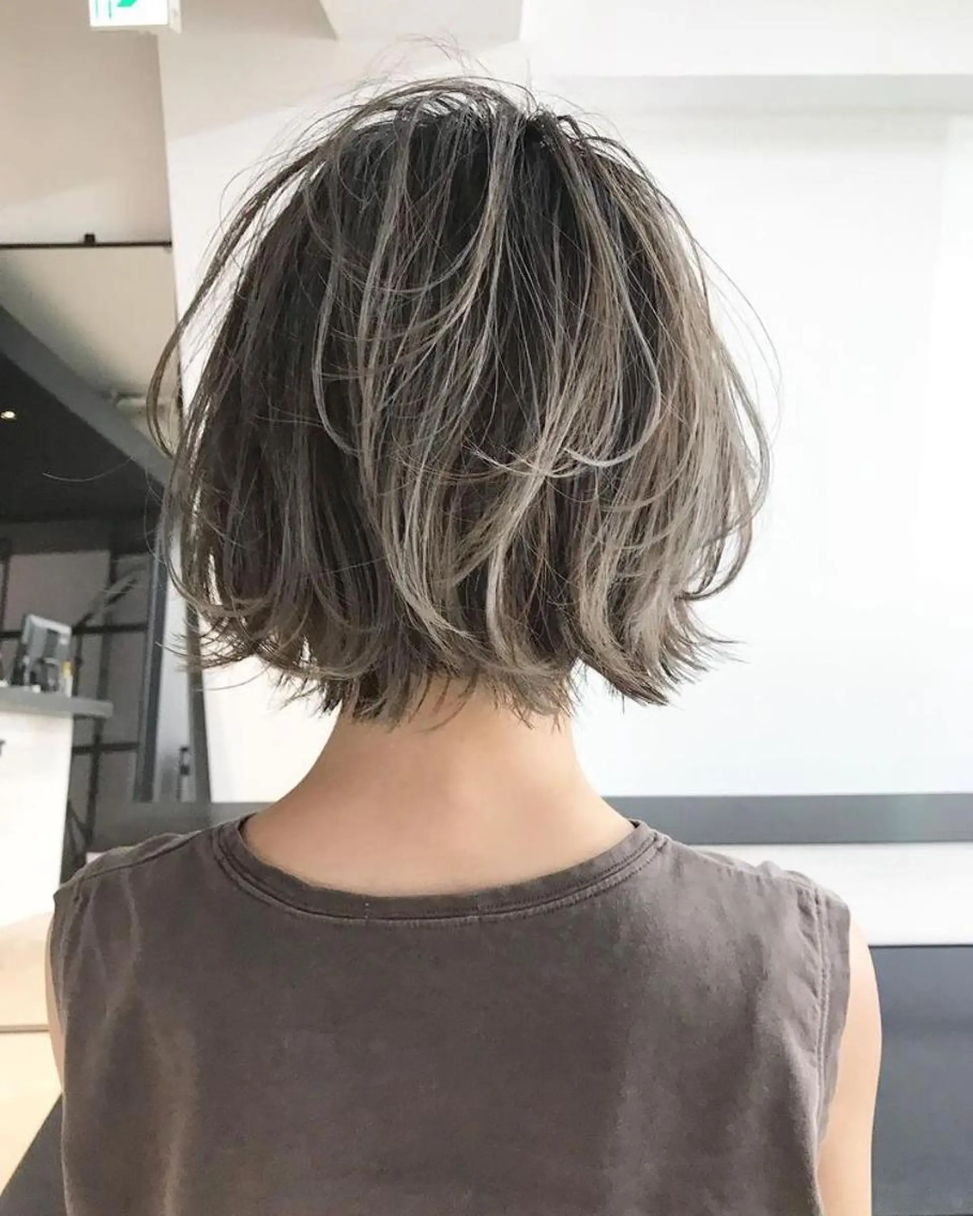 ショート カラー ショートボブ ハイライトカラー ボブ ハイライト ショートヘア カット ヘアカラー トリートメント 横野 孝志のヘアスタイル