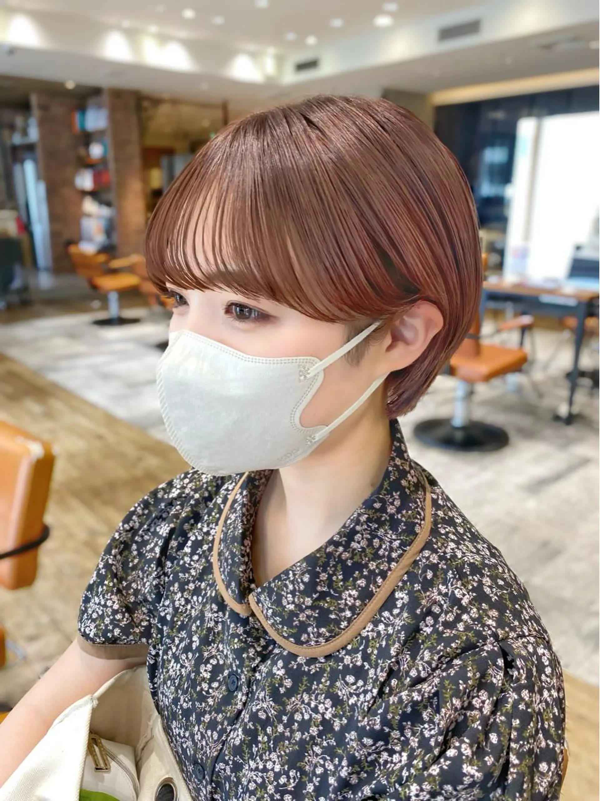 ショート カラー 切りっぱなしボブ ショートボブ ベージュカラー ブリーチ ケアブリーチ カット ヘアカラー トリートメント ショート、ボブの神✨ 峯朋也✂︎✨のヘアスタイル