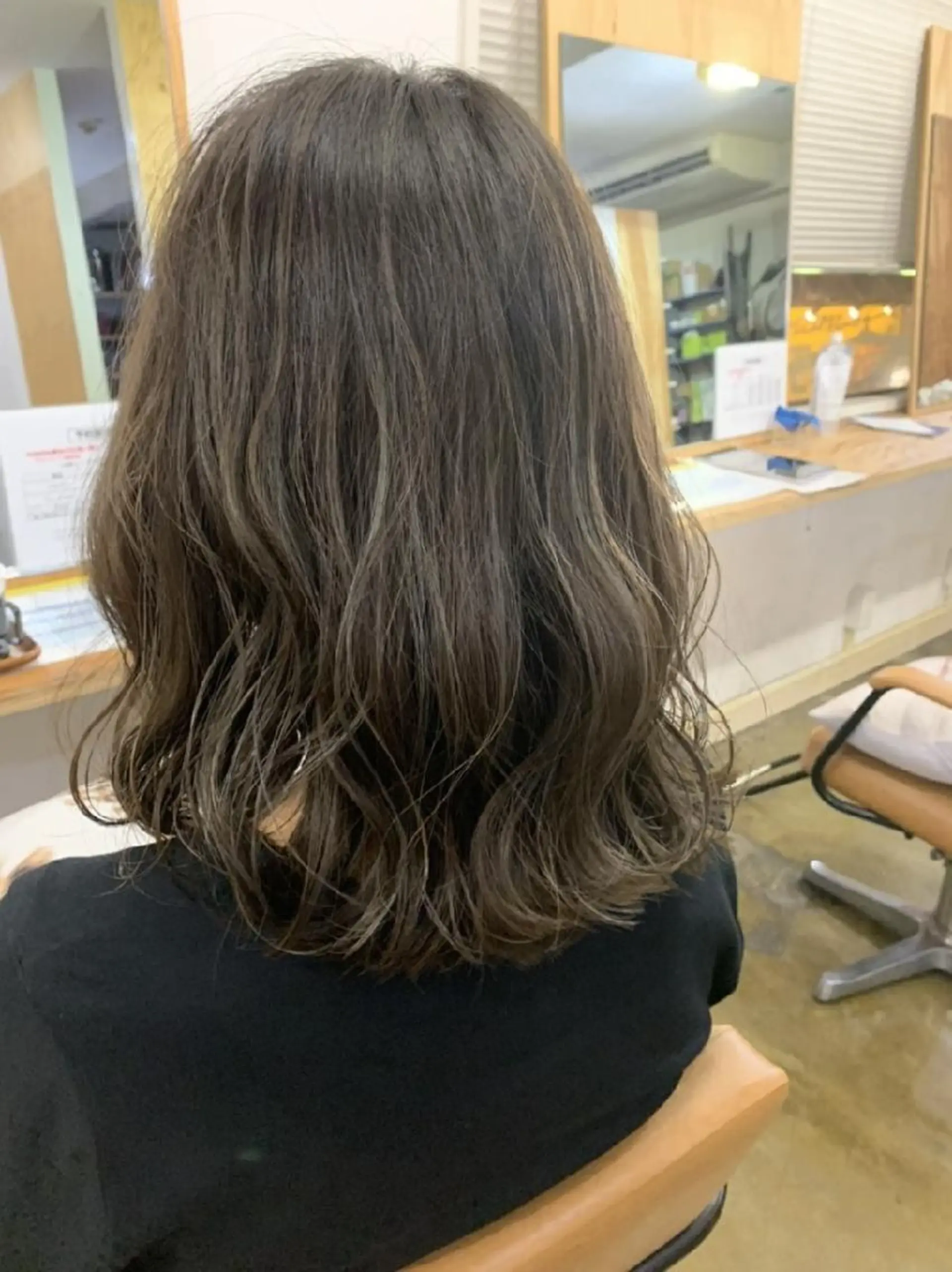 ミディアム ハイライト ヘアカラー トリートメント 🔳髪質改善🔳 岡本陽のヘアスタイル