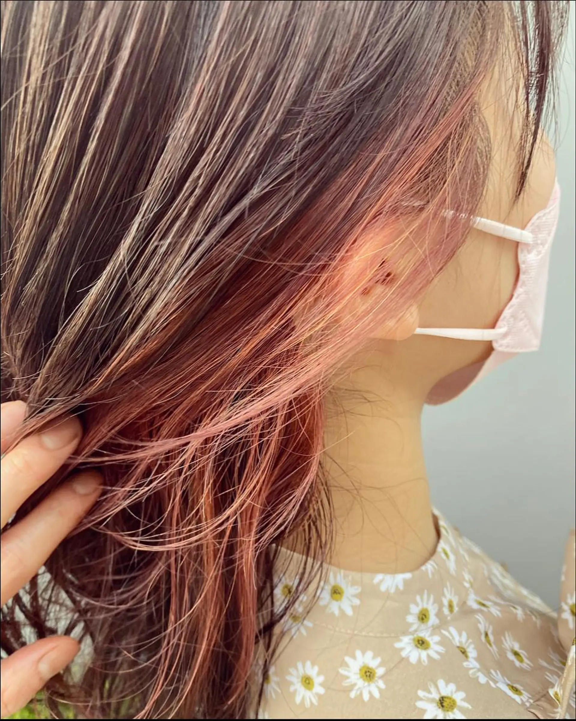 セミロング カラー ブリーチ インナーカラー HOODS所属・木下 晃徳のヘアスタイル