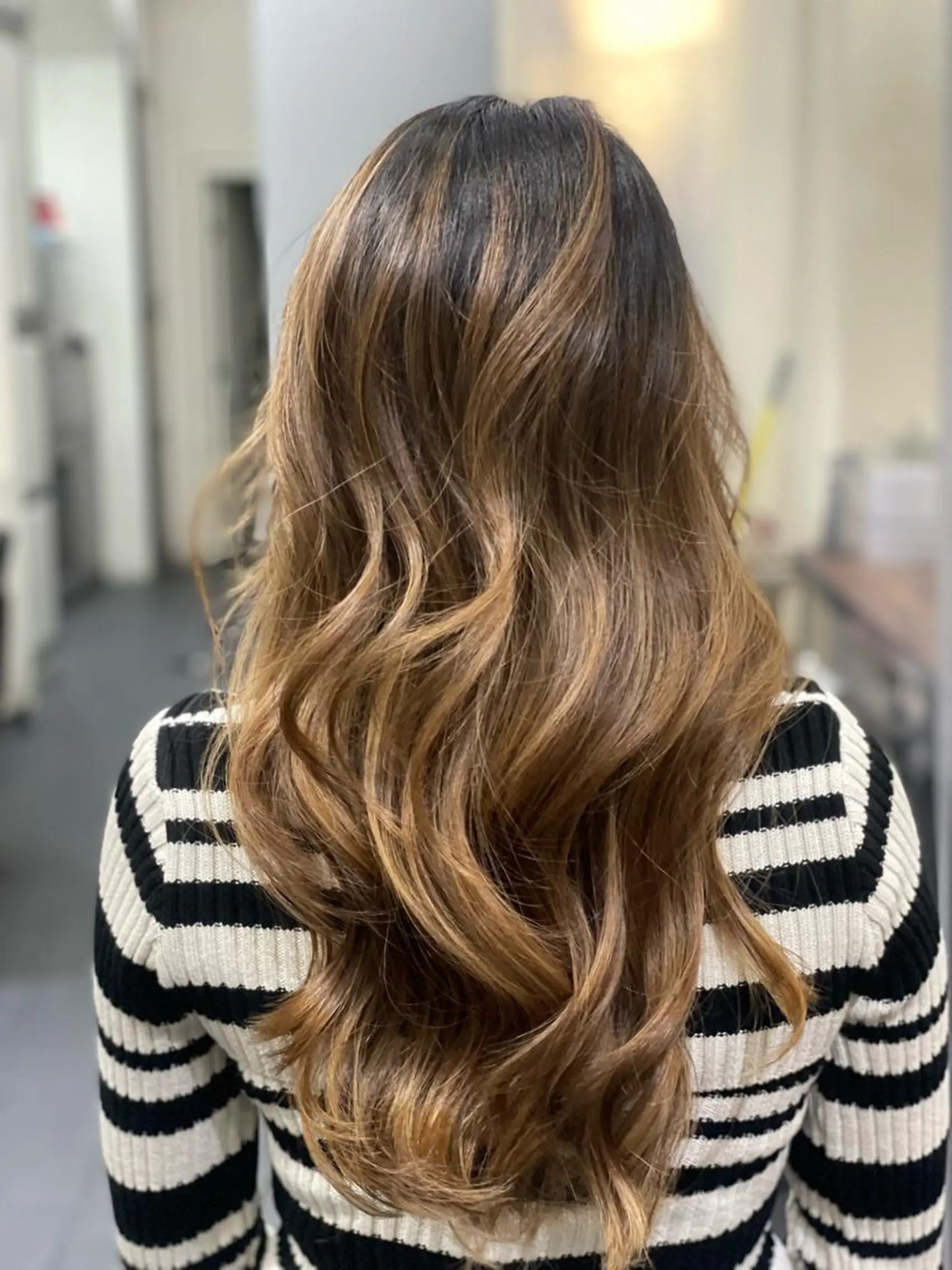 ロング カラー バレイヤージュ レイヤーカット S.MASTARD所属・TAKA ♦︎bridge♦︎のヘアスタイル