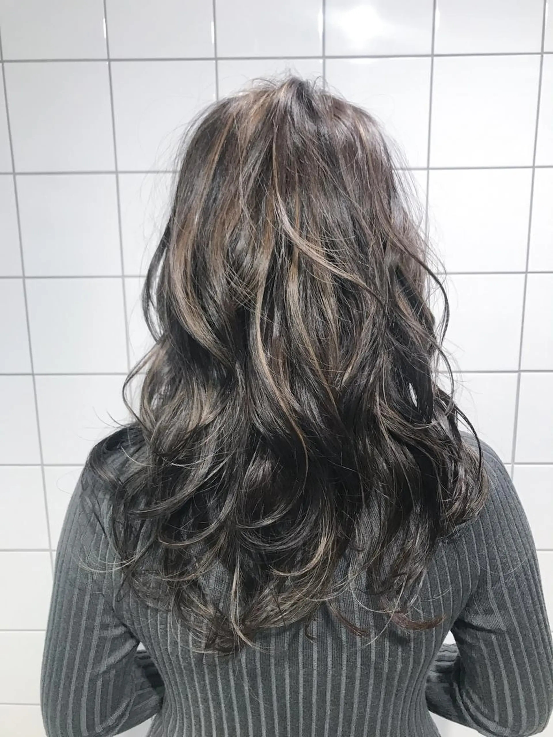 セミロング カラー 💘トレンドスタイル 💘透明感ヘアのヘアスタイル