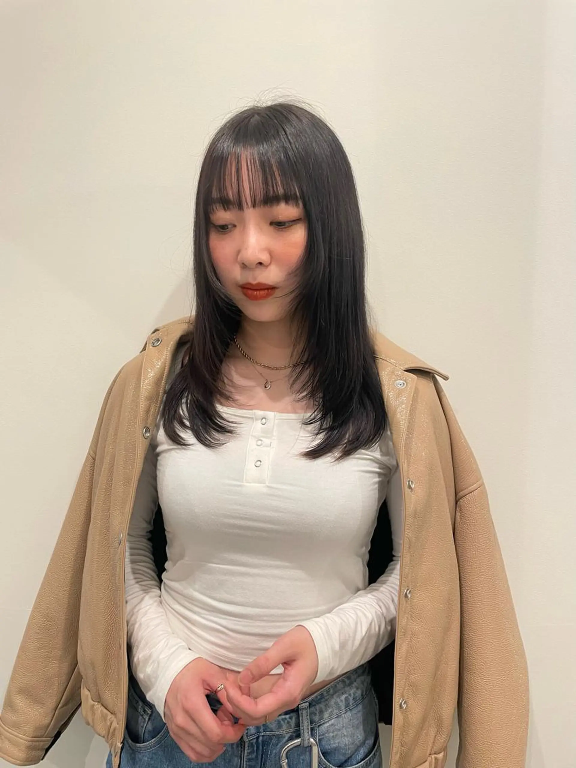 セミロング カラー アッシュ ブルーカラー 渋谷 留菜のヘアスタイル