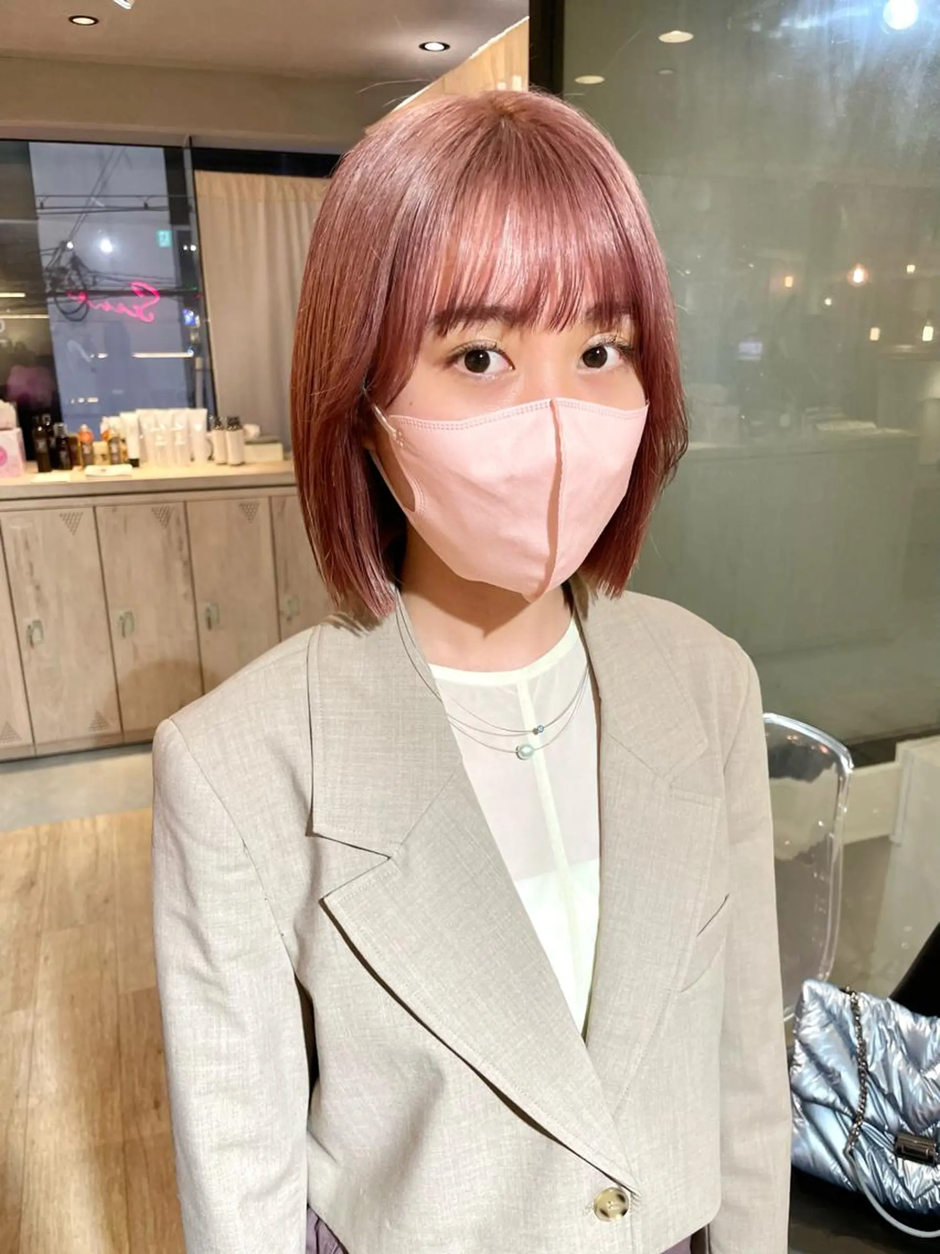ショート カラー カット ぱつっとボブ 古家 佑真のヘアスタイル