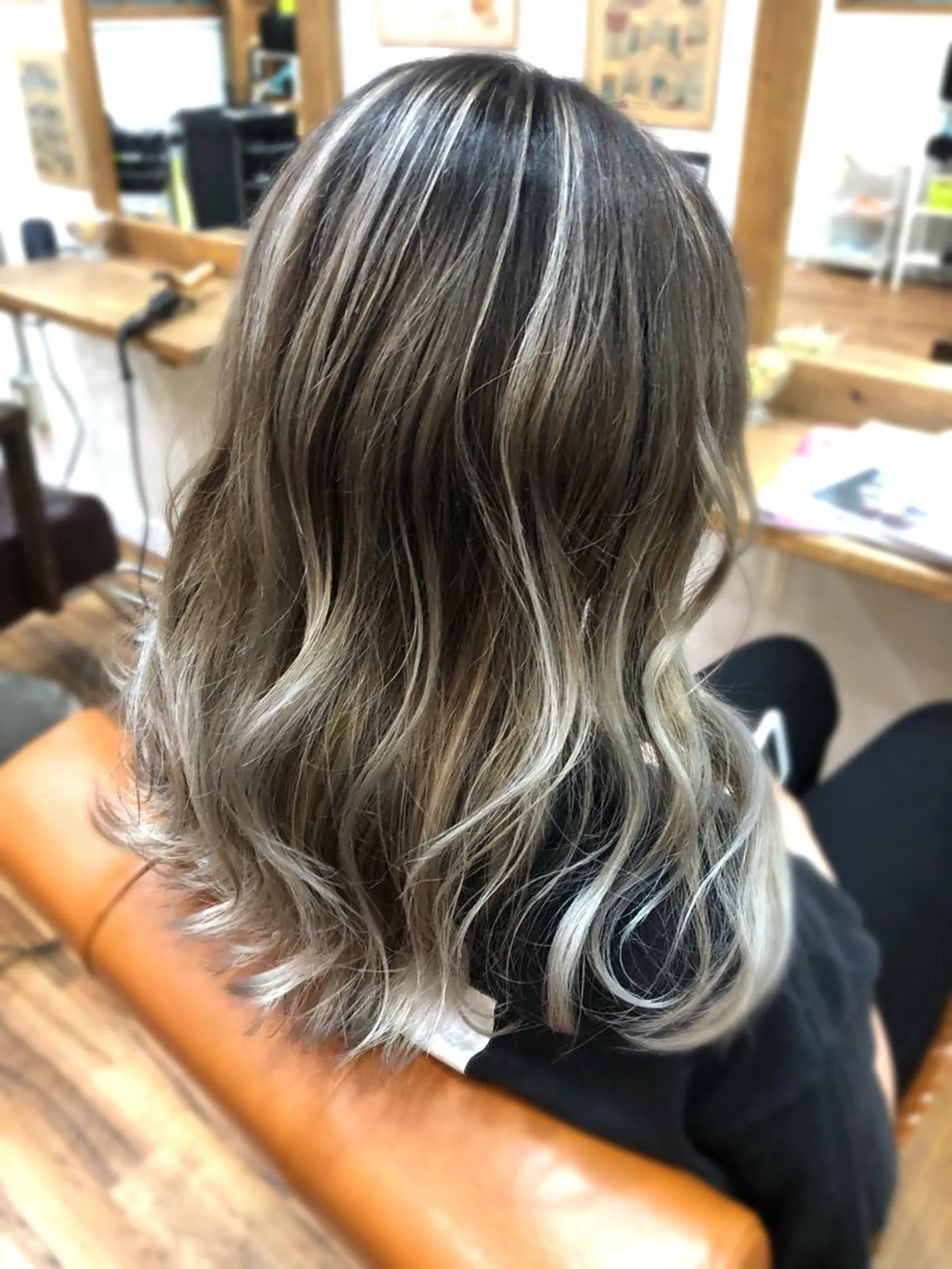 セミロング ヘアカラー 🔥メンズ特化美容師 NAOTO🔥のヘアスタイル