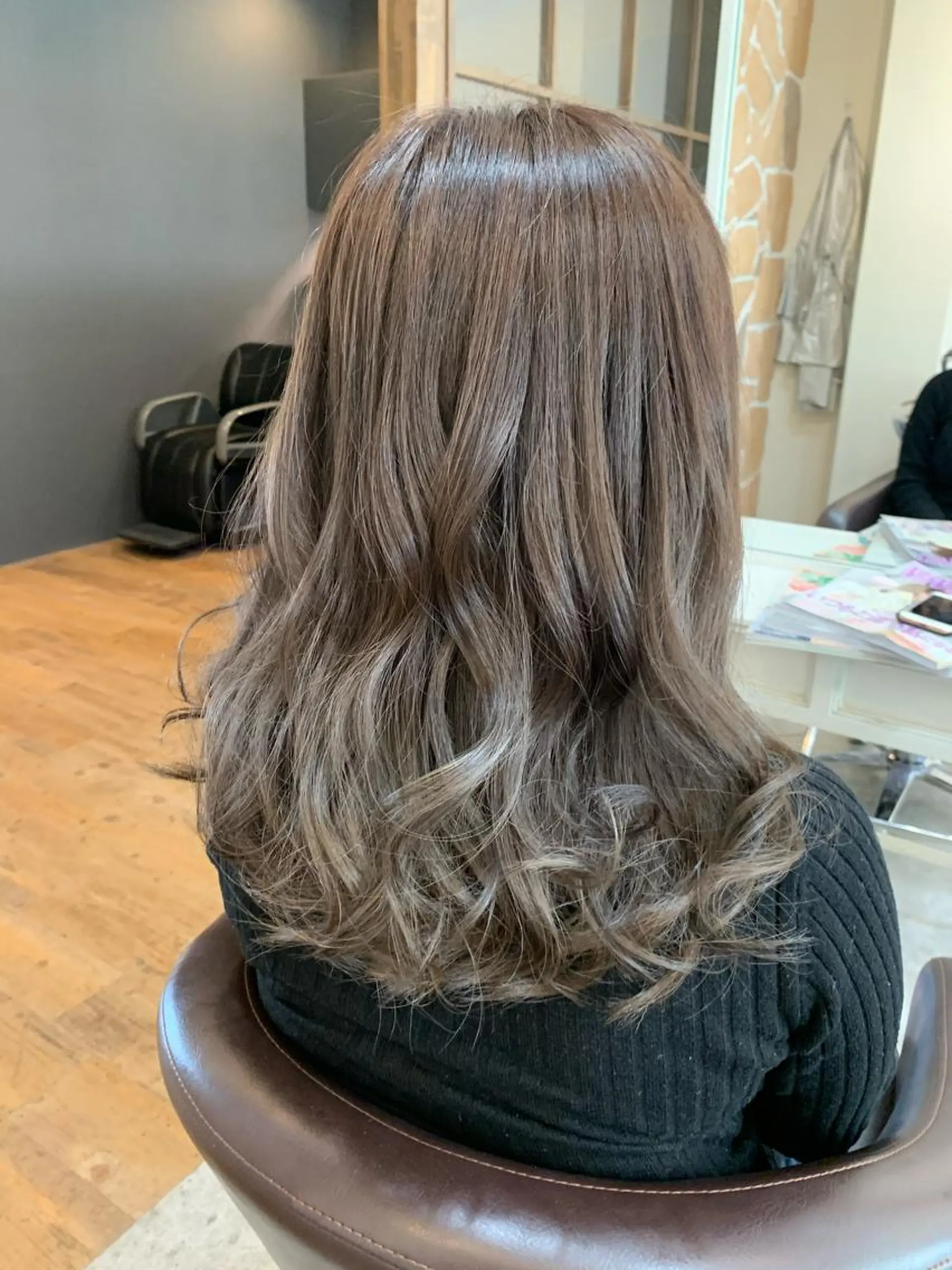 セミロング カラー グラデーションカラー グレージュ La fith  hair chill 松山大街道店所属・不動令 認定カラーリストのヘアスタイル