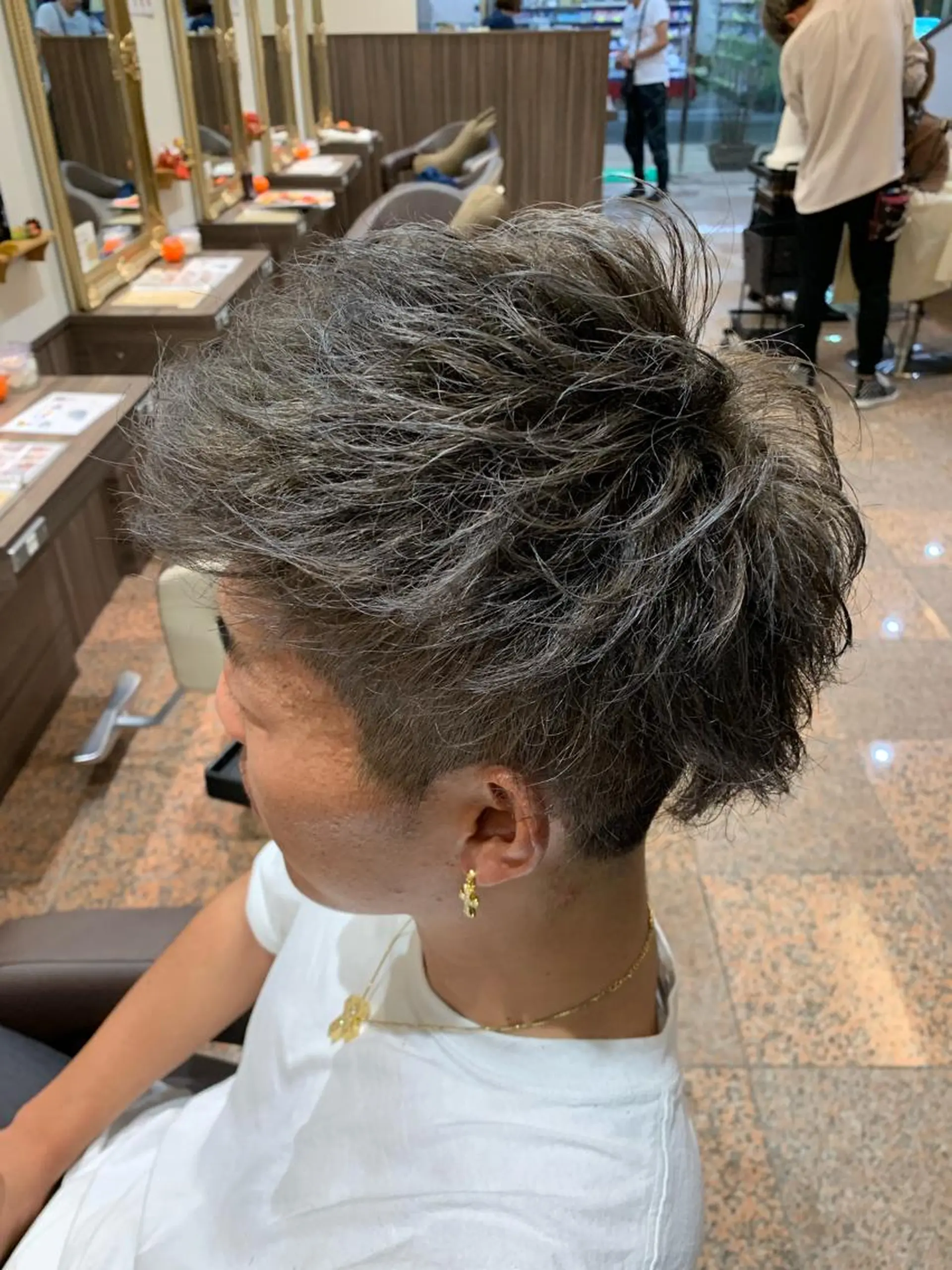 ショート カラー メンズ ショートヘア IwAsh中山所属・✂︎中山ブリーチ・ パーマ✂︎露木智也のヘアスタイル