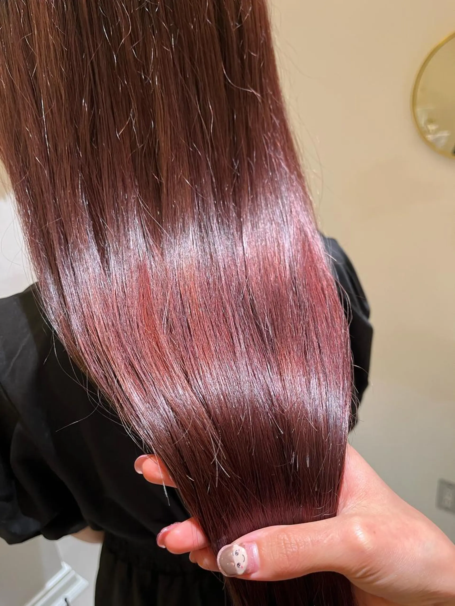 ロング カラー ブリーチ ブリーチなしカラー ピンクカラー クルミ🤍 ミルクティーベージュのヘアスタイル