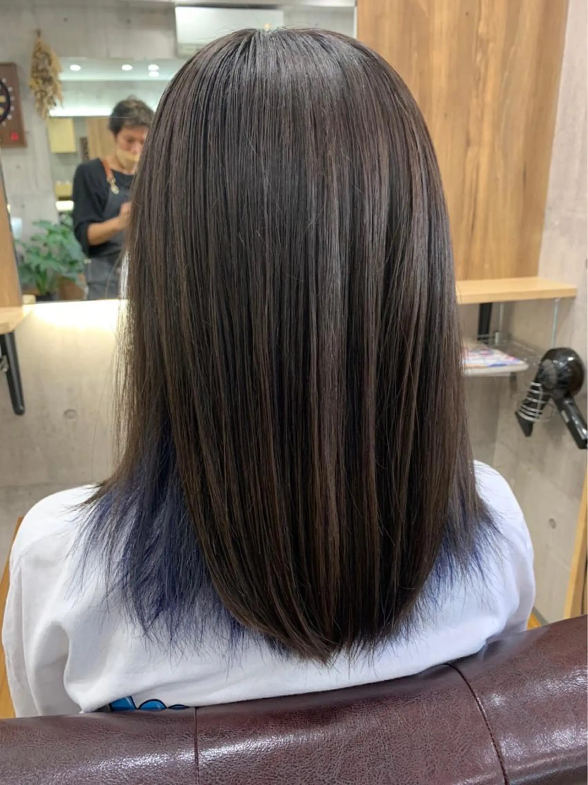 ミディアム カラー バレイヤージュ ブリーチ ケアブリーチ ダブルカラー イヤリングカラー ヘアカラー hair salon mementoのヘアスタイル
