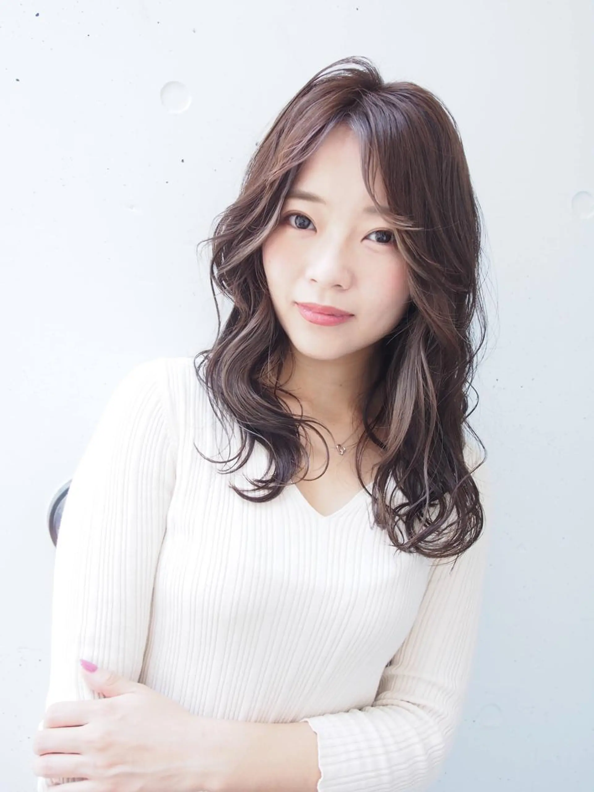 ミディアム カラー ミディアムパーマ ミストバング フェイスフレーミング グレージュ ハイライトカラー 髪質改善特化❇️ ストウシンゴのヘアスタイル