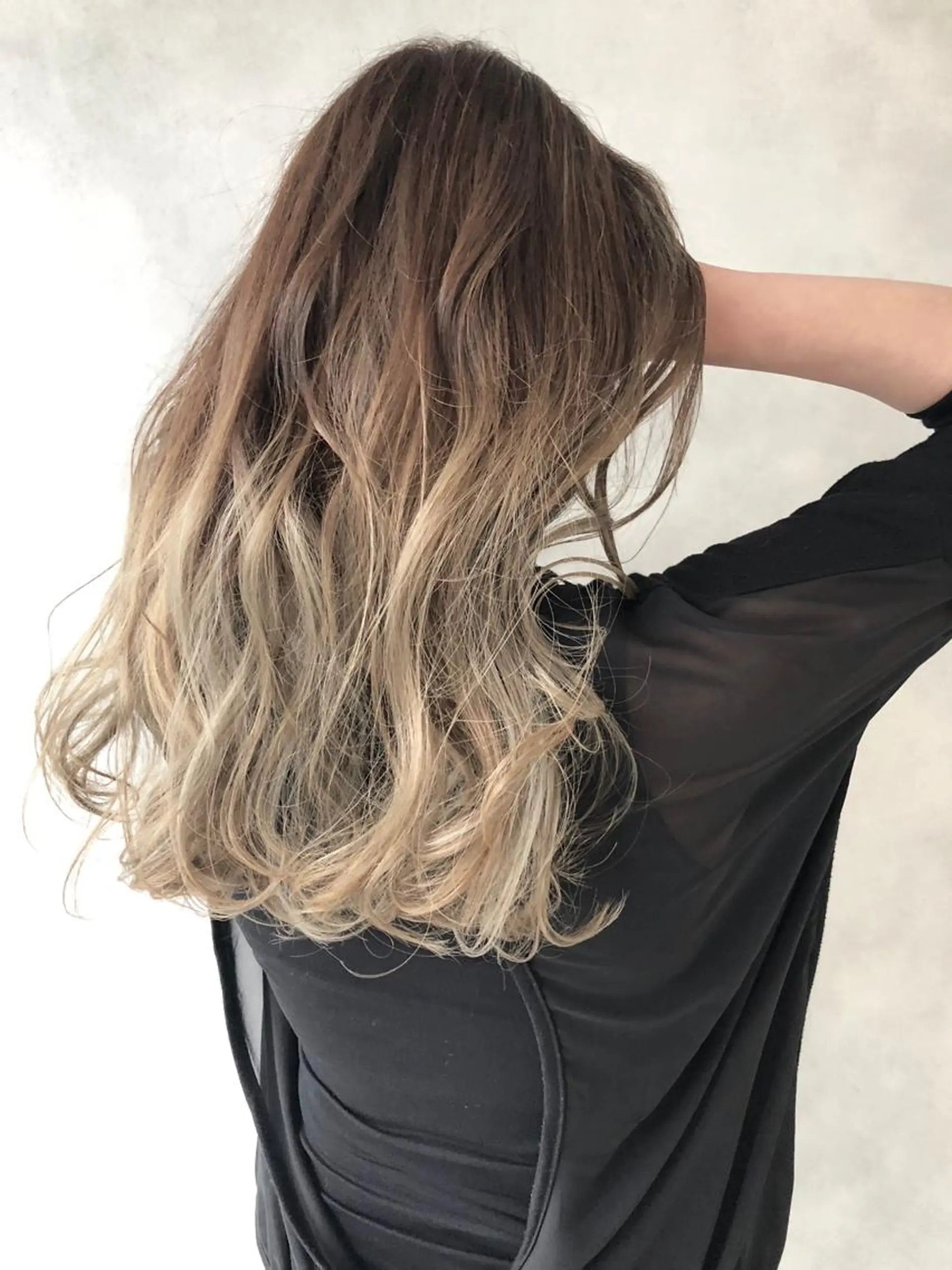 ロング ハイライト 小澤大輔 YOLO hairのヘアスタイル