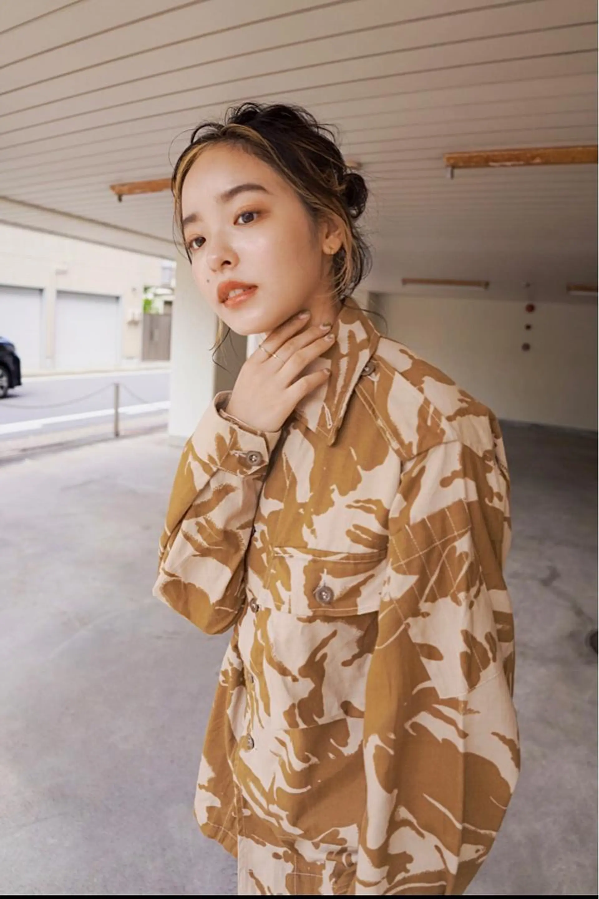 ミディアム カラー ヘアアレンジ ミディアムパーマ バレイヤージュ ブリーチ ケアブリーチ デザインカラー カット ヘアカラー クロスパーマ× 透明感カラー✂︎のヘアスタイル