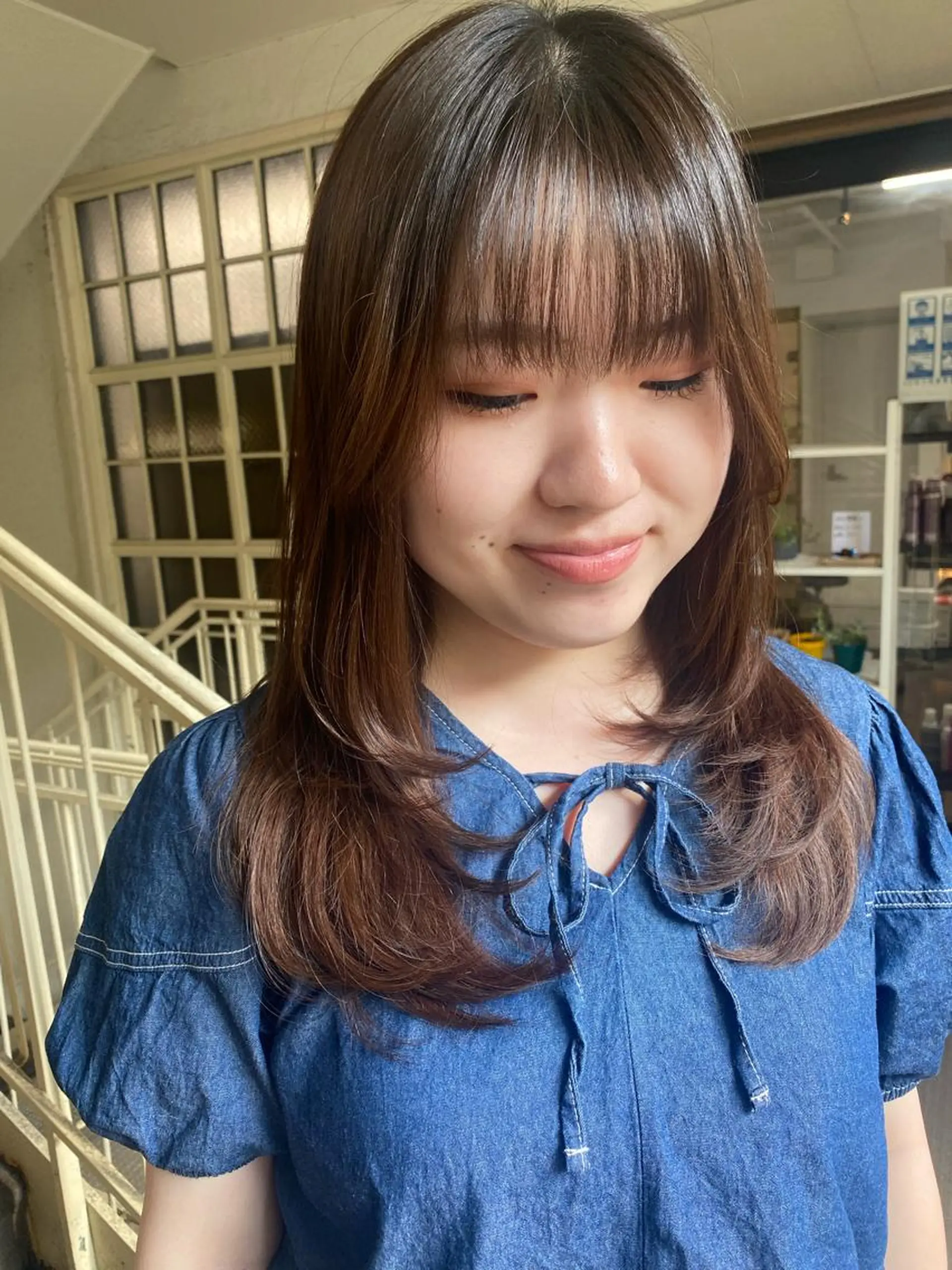 ミディアム カラー ヘアアレンジ アッシュ アッシュグレー アッシュグレージュ バレイヤージュ ミストバング カット トリートメント 🌟🍒ハイトーン 韓国ヘア/ユウミのヘアスタイル
