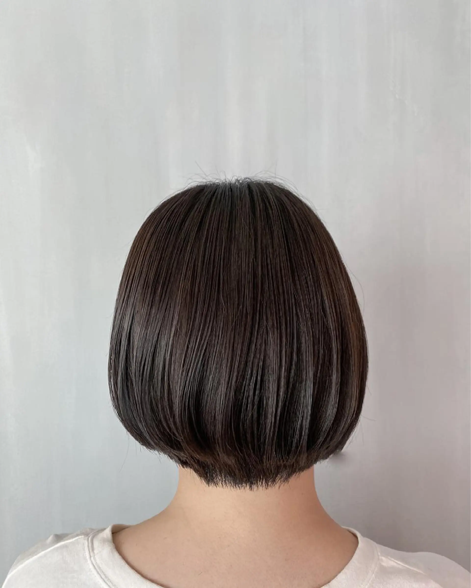 ショート ショートボブ ボブ 似合わせカット ショートヘア オーストヘアージジ所属・TAI透明カラー 柔らかい縮毛矯正のヘアスタイル