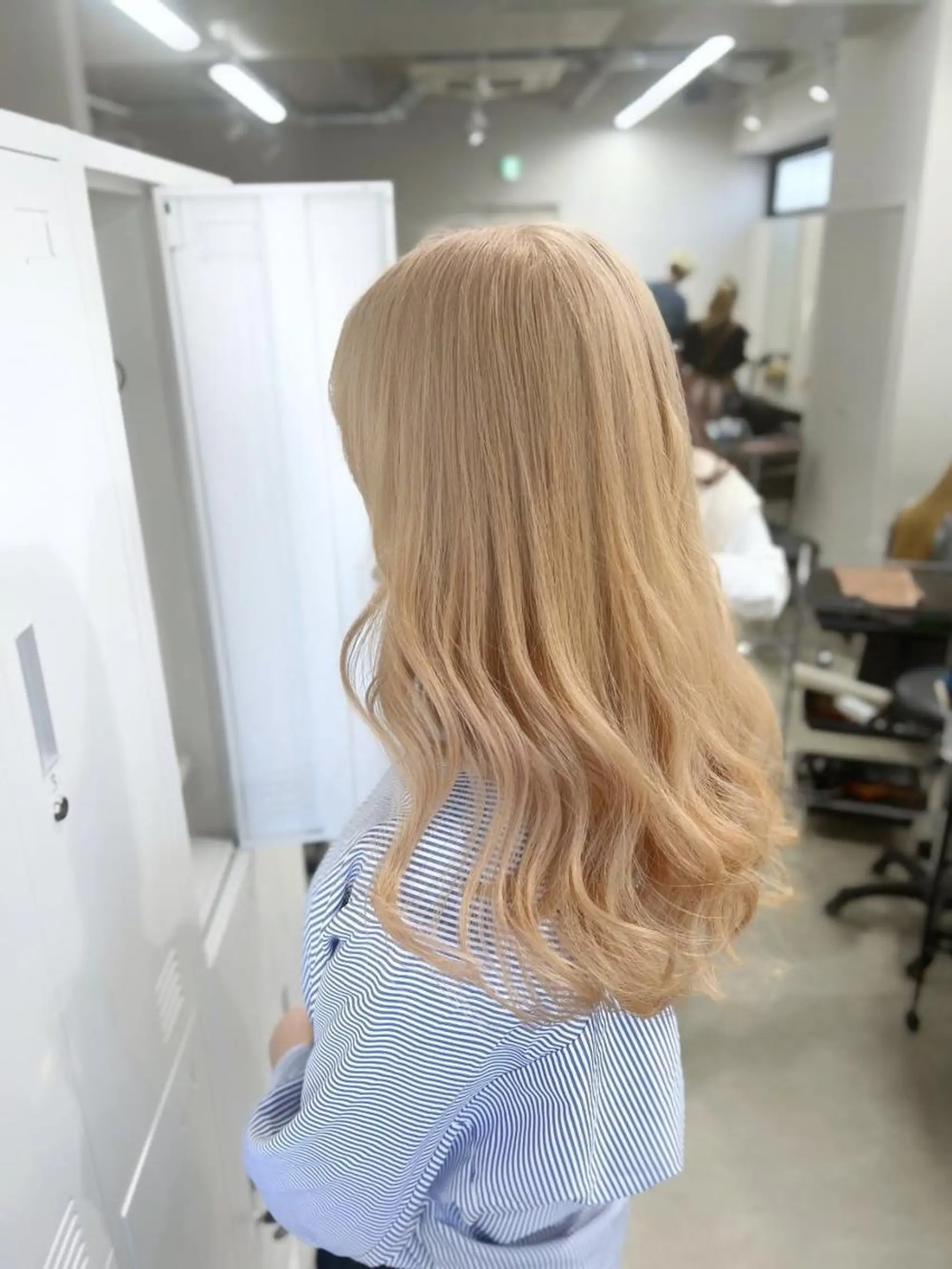 セミロング カラー ✨【公式】 juhl.横浜✨のヘアスタイル