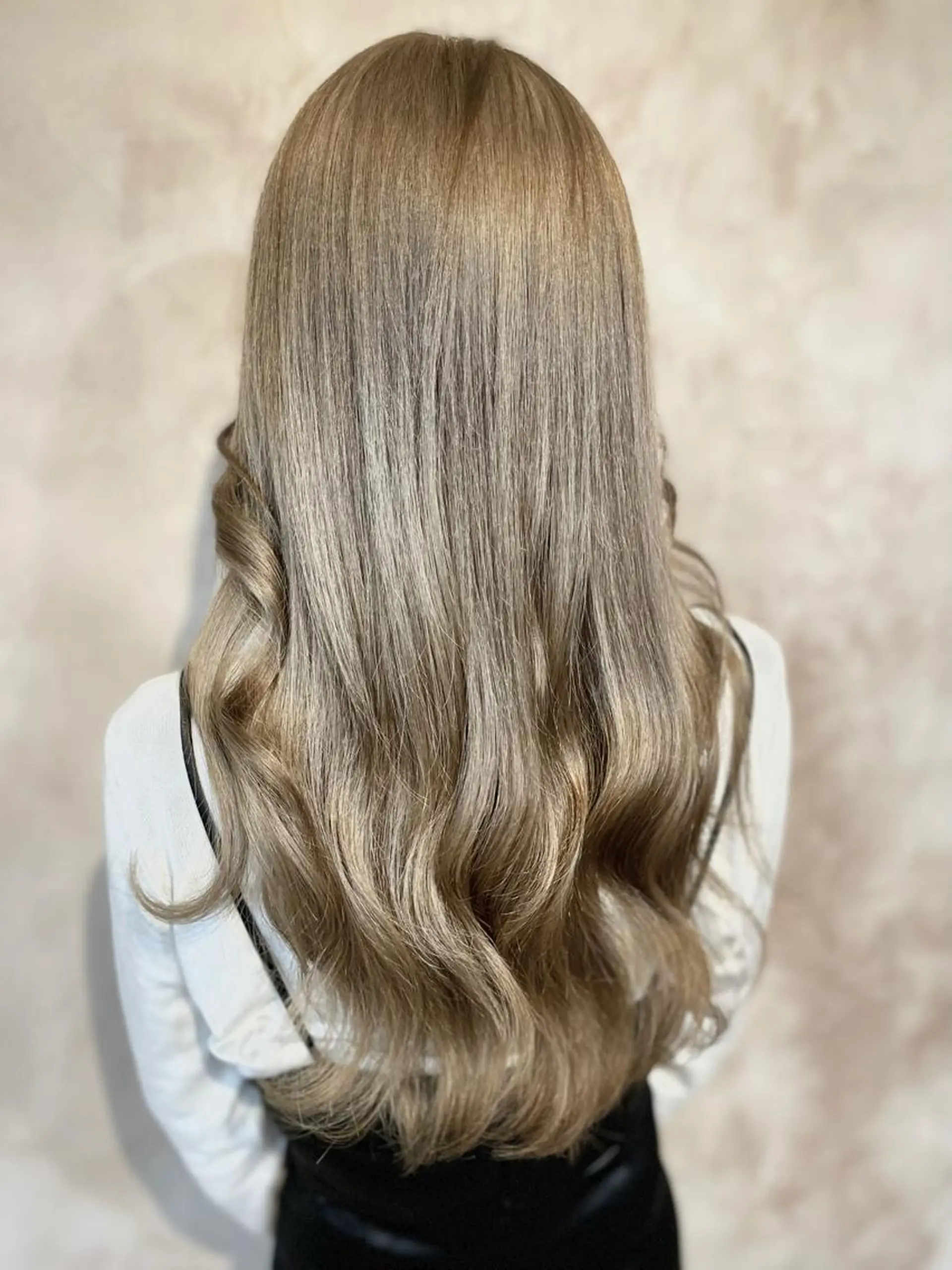 ロング ヘアカラー antica YOSHIのヘアスタイル