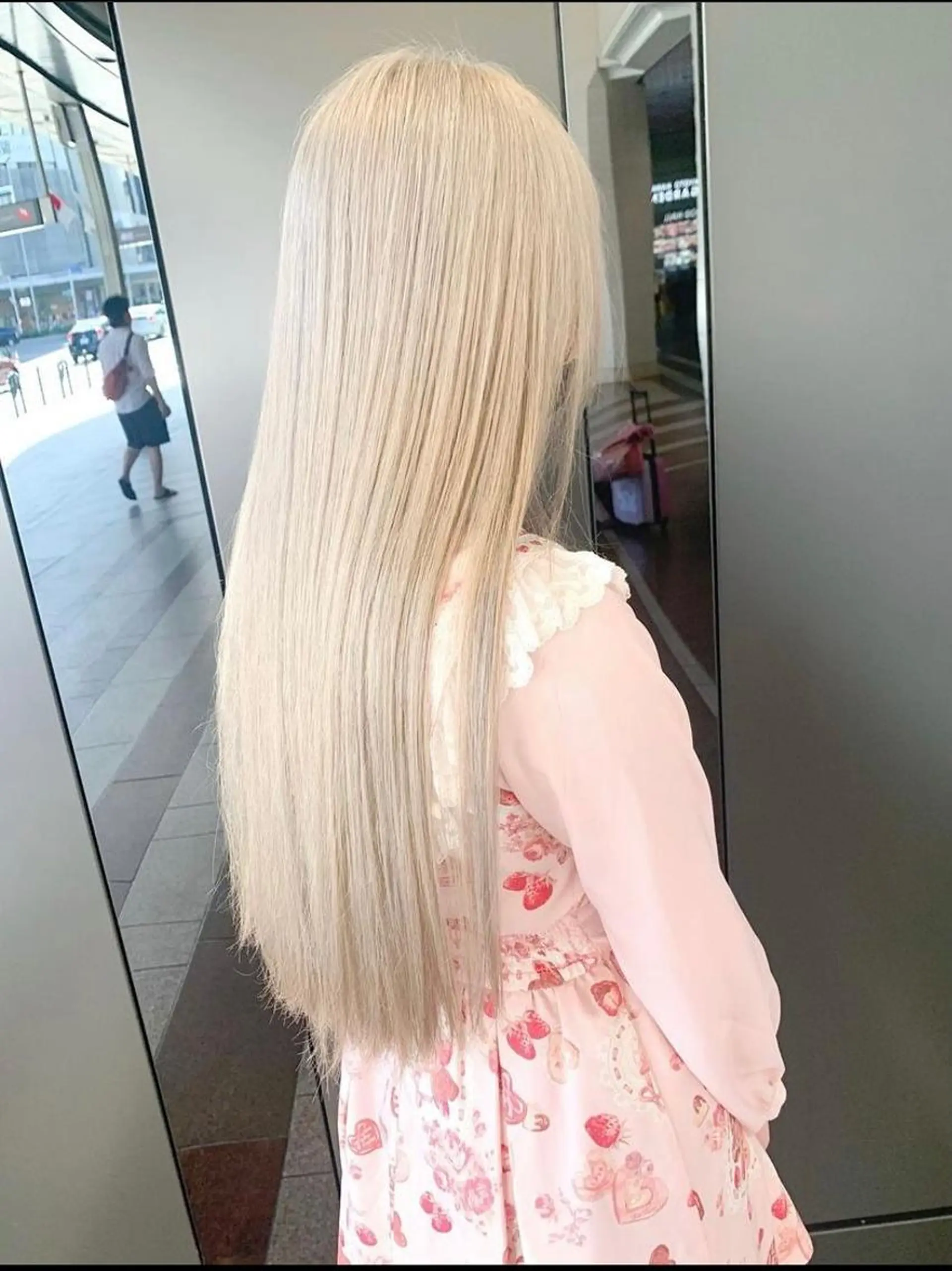 ロング カラー ブリーチ ケアブリーチ ヘアカラー Selene hair 難波店のヘアスタイル