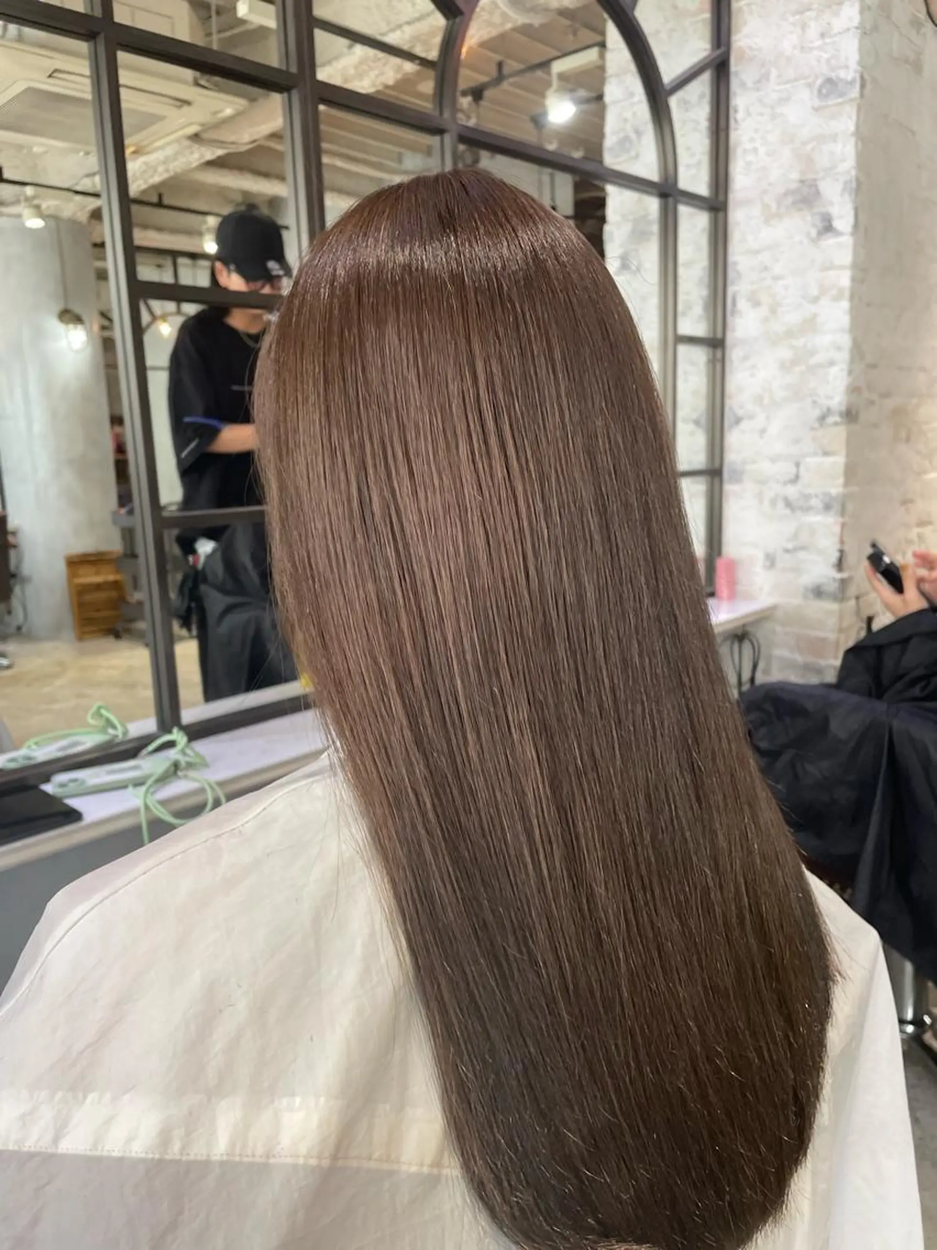 ロング カラー ベージュカラー オリーブベージュ hair&make Charumante銀座所属・マンツーマン 髪質改善　工藤のヘアスタイル