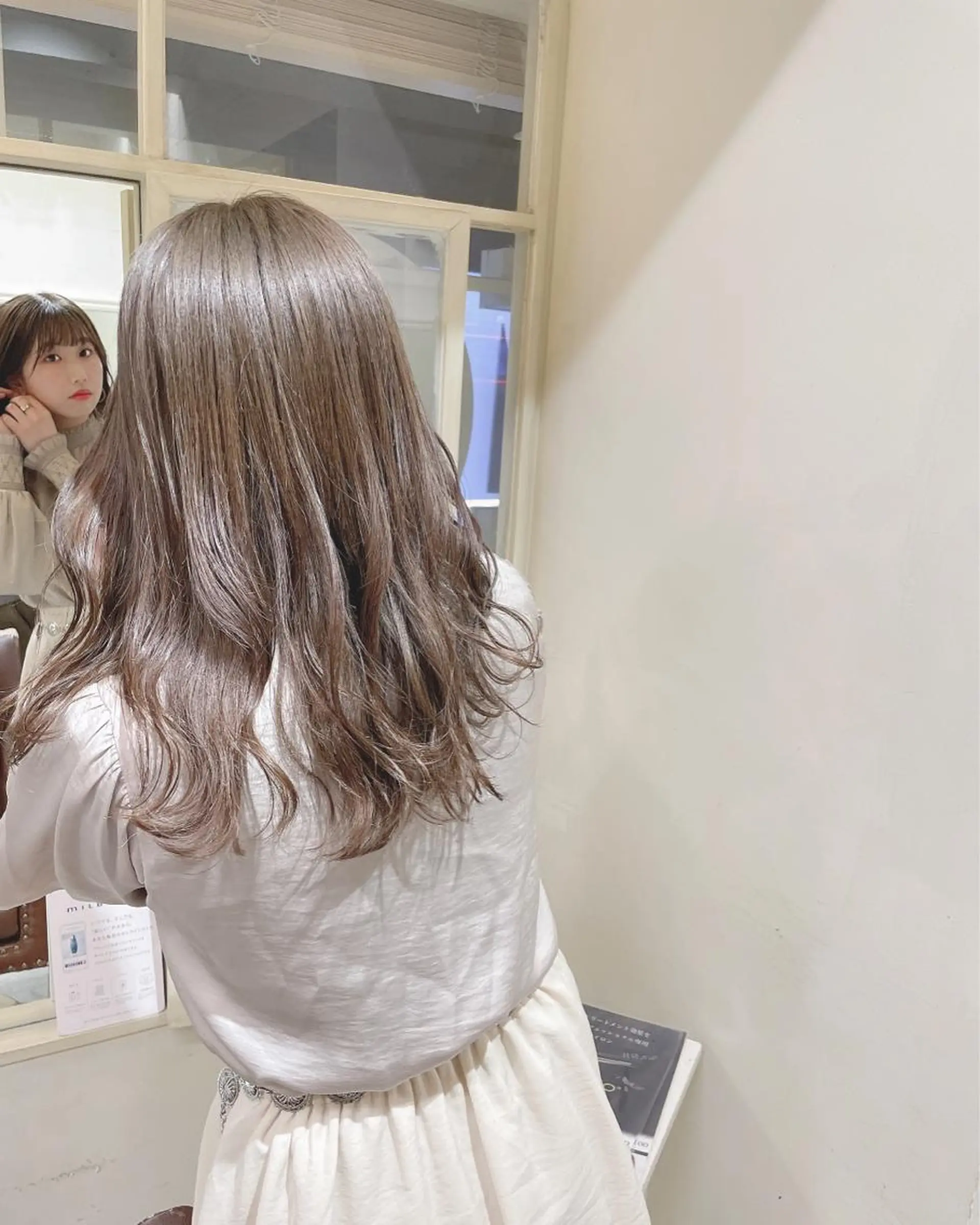 セミロング カラー ぱつっとボブ 古家 佑真のヘアスタイル