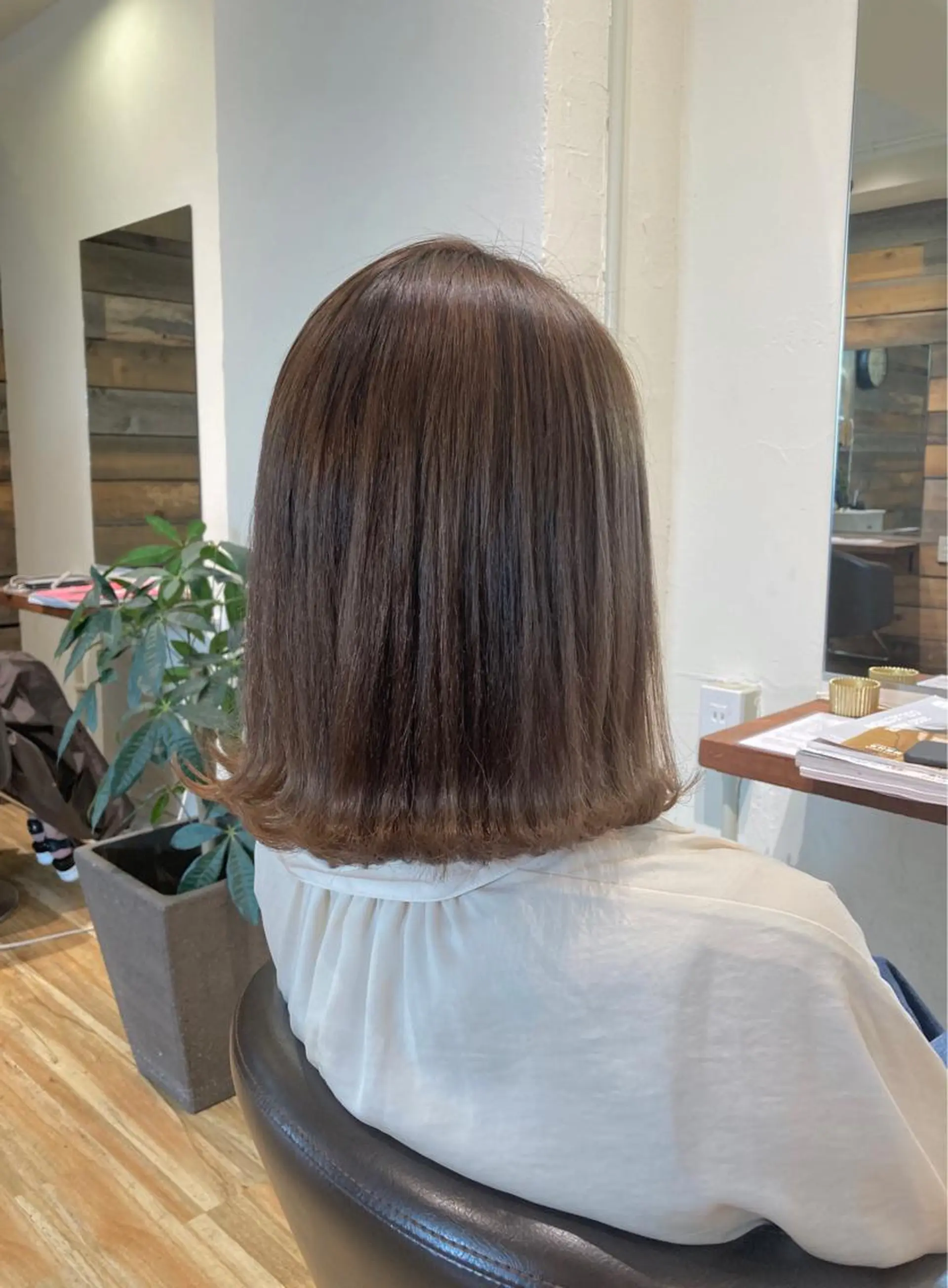 ミディアム カラー ベージュカラー ヘアカラー 梅山 美侑のヘアスタイル