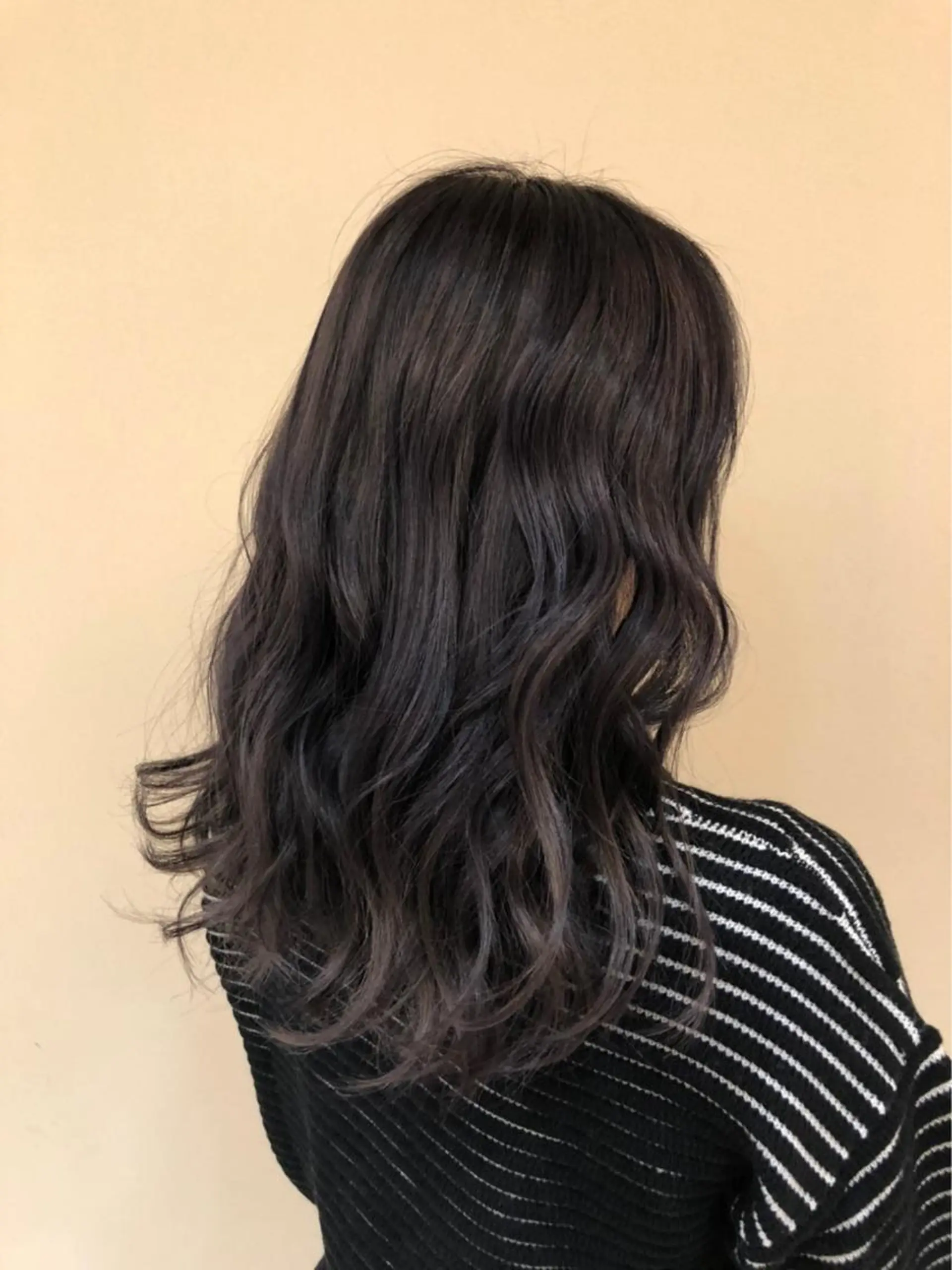 ミディアム カラー ヘアアレンジ アッシュ パープルカラー パープルアッシュ 村山 かほのヘアスタイル