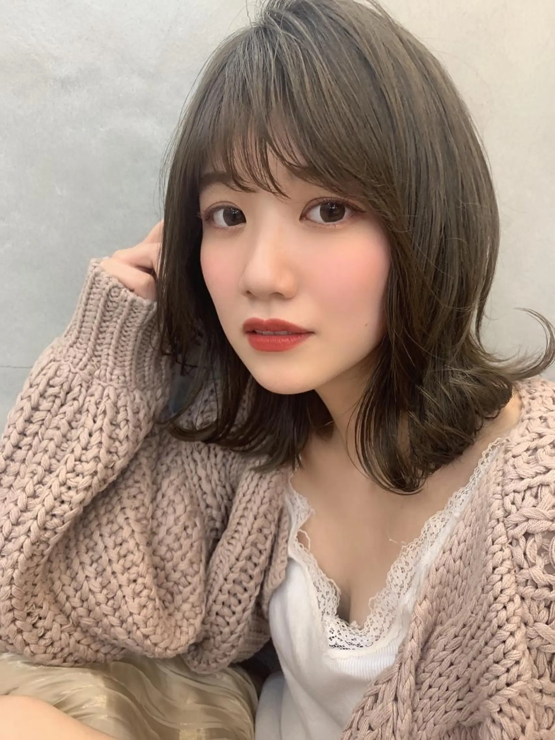 ミディアム ミディアムレイヤー レイヤーカット ヘアカラー chama レイヤーカットのヘアスタイル