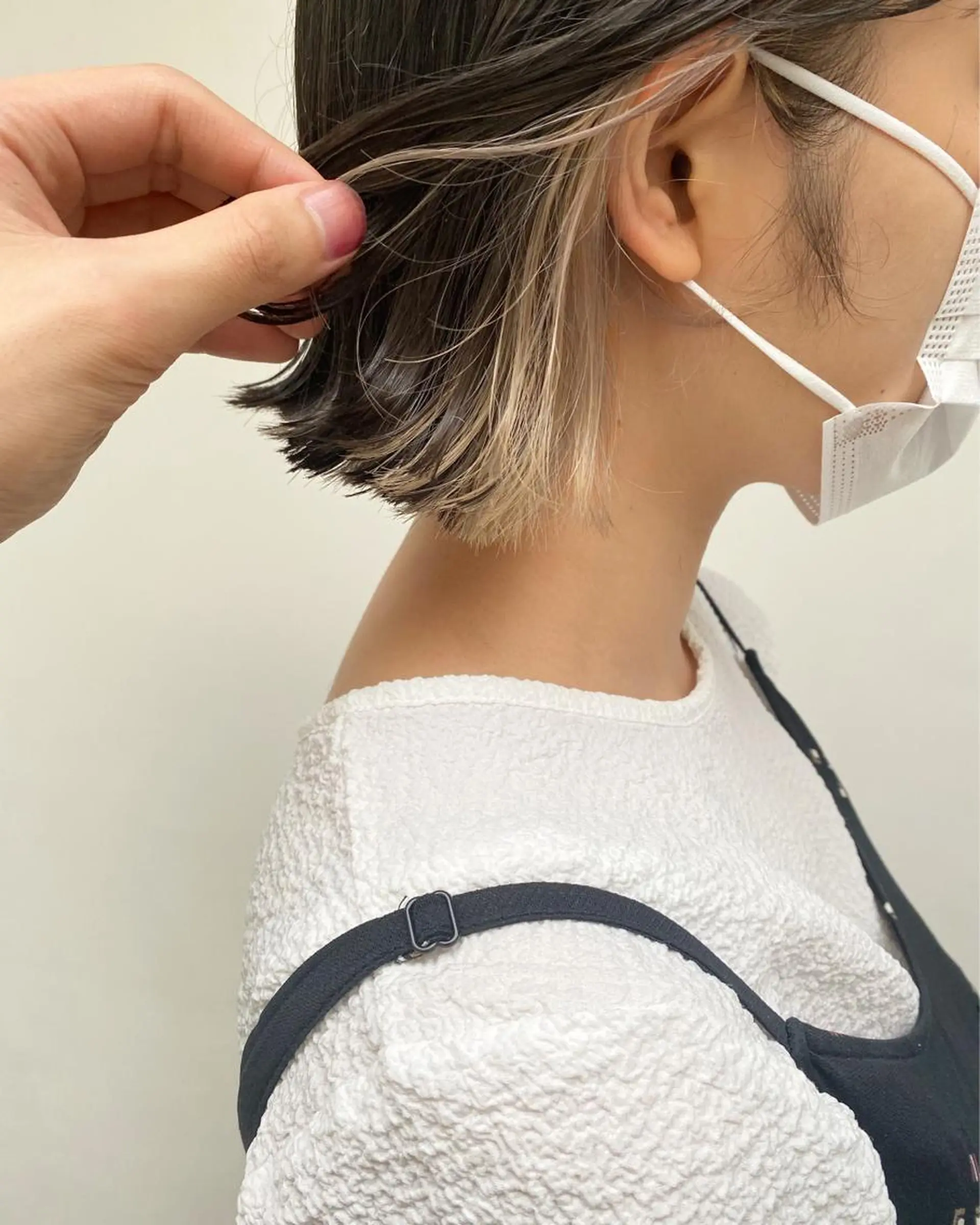 ショート カラー ベージュカラー ブリーチ ホワイトベージュ ヘアカラー トリートメント ヘッドスパ tonari 梅田、中崎町のヘアスタイル
