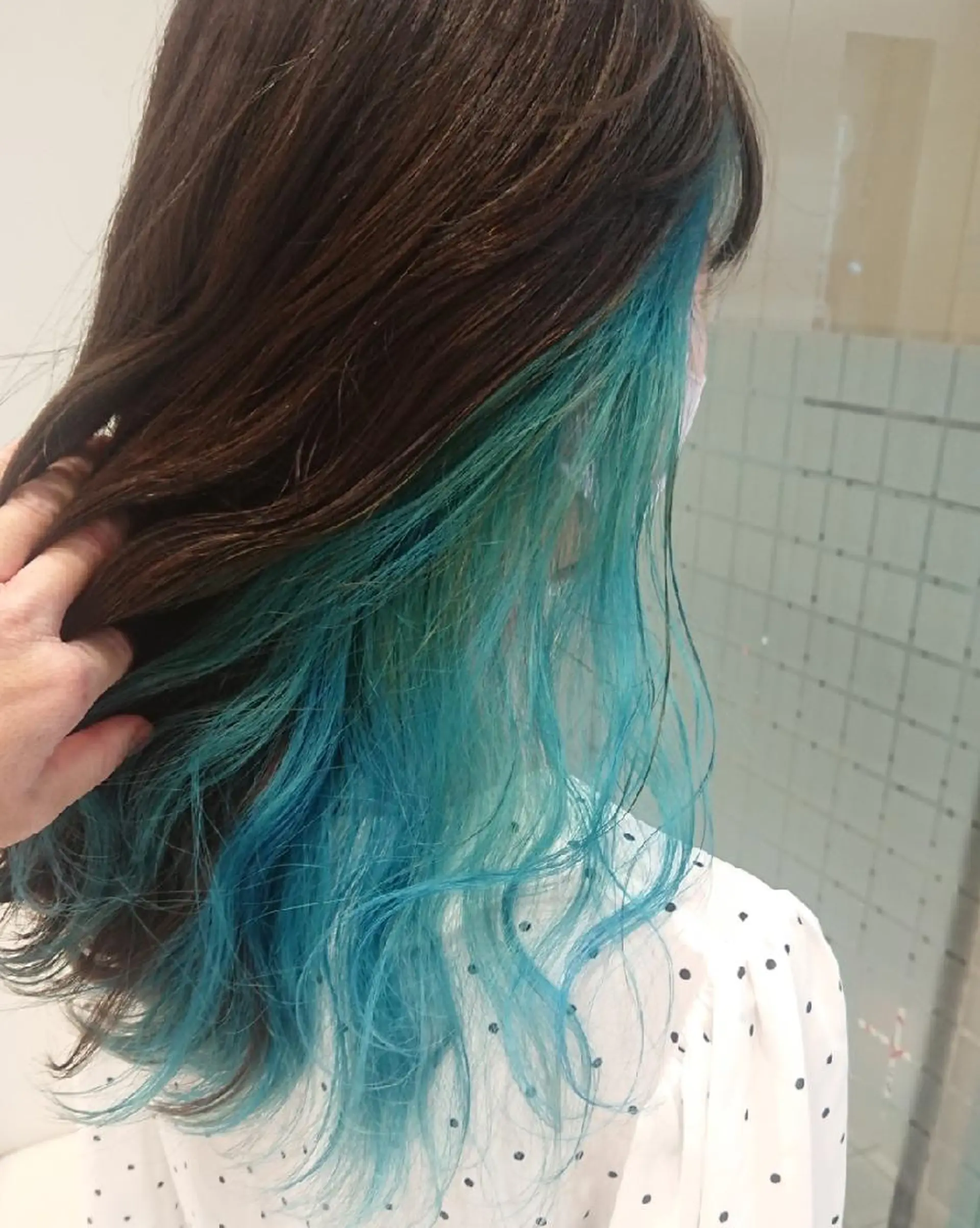 セミロング カラー ブリーチ ブルーカラー ケアブリーチ インナーカラー あらげ 🌈推しカラー🌈ᵕのヘアスタイル