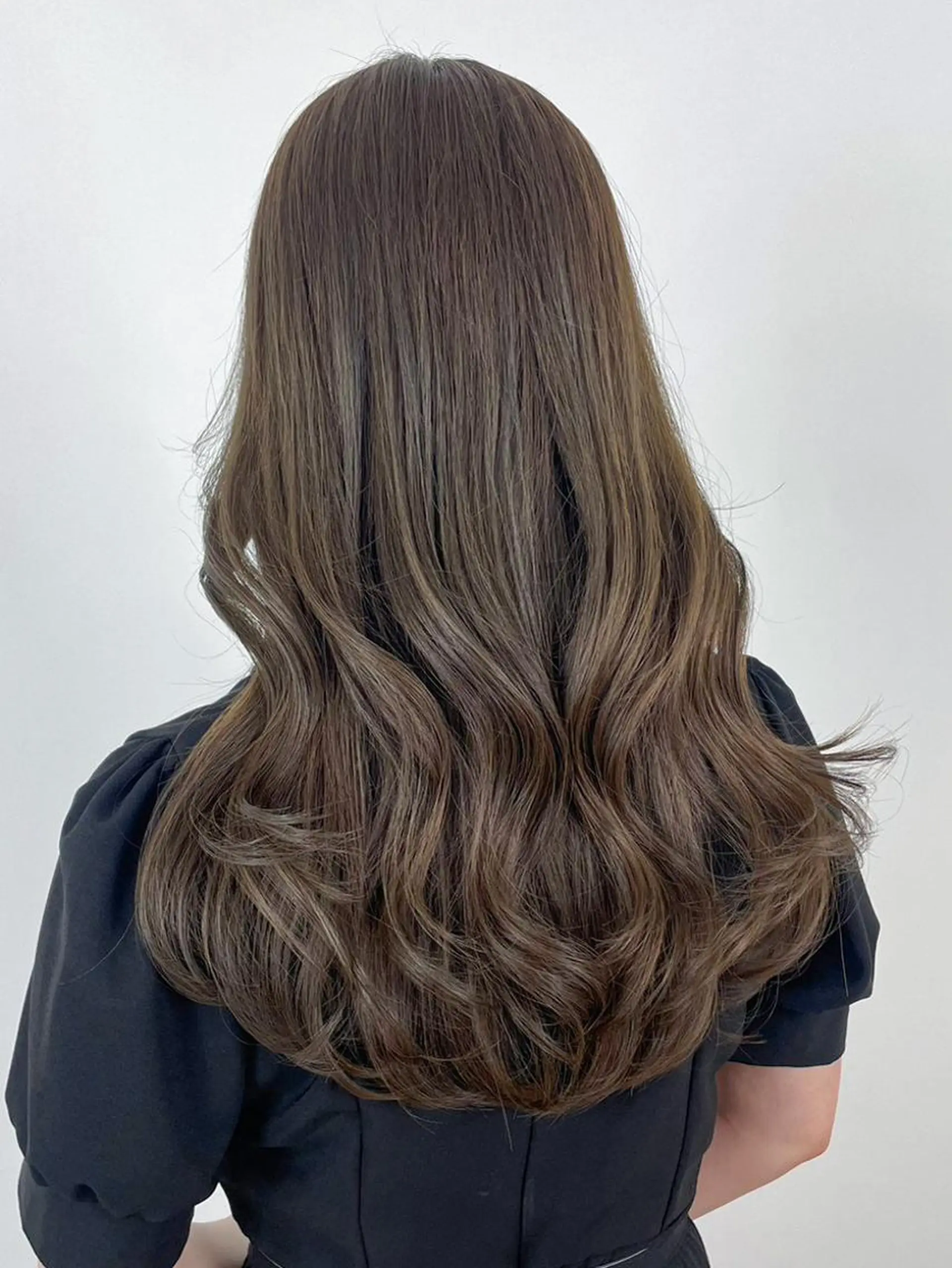 セミロング カラー アッシュ ベージュカラー カット ヘアカラー トリートメント ITby ALBUM 北千住店のヘアスタイル