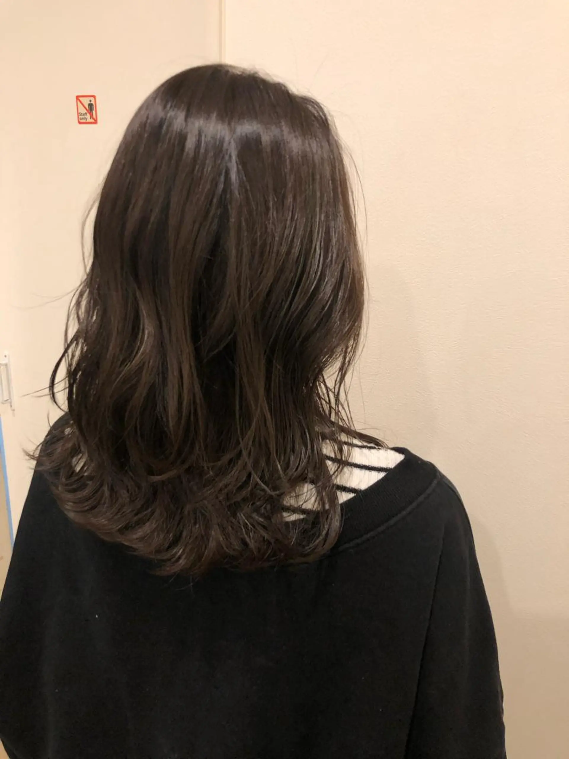 ミディアム カット ヘアカラー 🦩レイヤー|透明感 カラー🦩makoのヘアスタイル