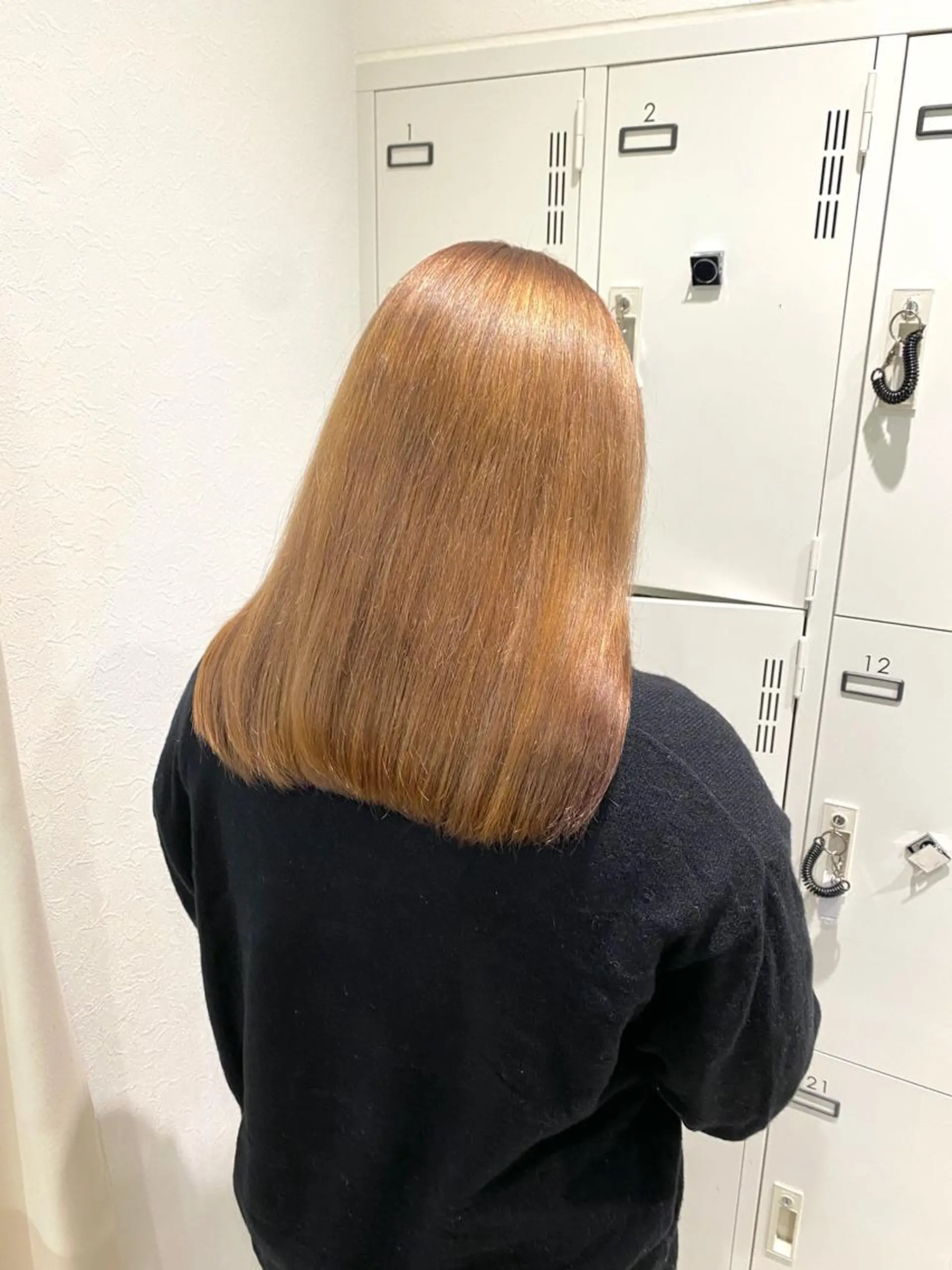 セミロング カラー ブリーチ THE ESCALA 町田所属・町田縮毛矯正/ 髪質改善/美髪特化のヘアスタイル