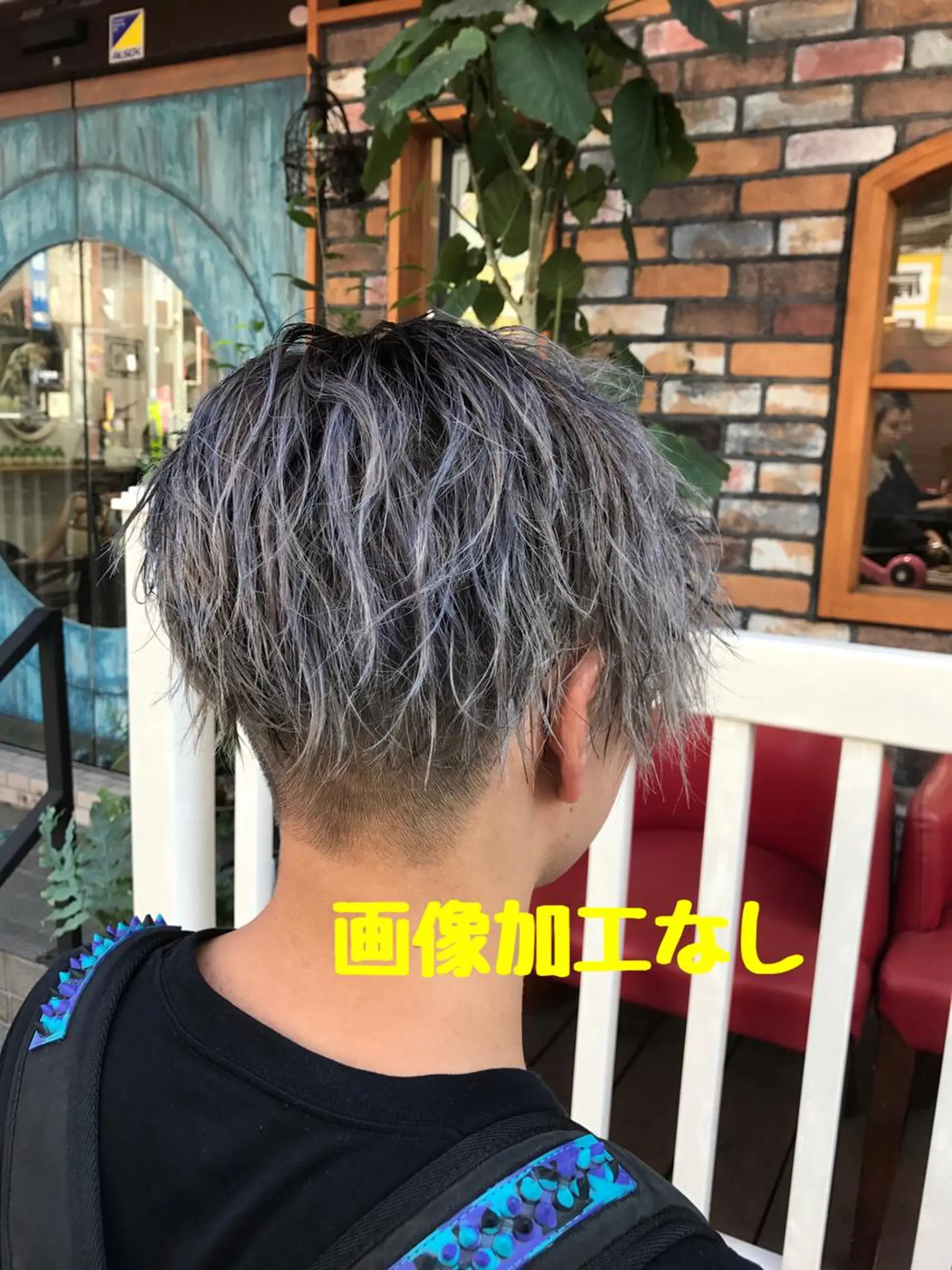 ショート カラー ブリーチ ブルーカラー シルバー 平尾 拓也のヘアスタイル