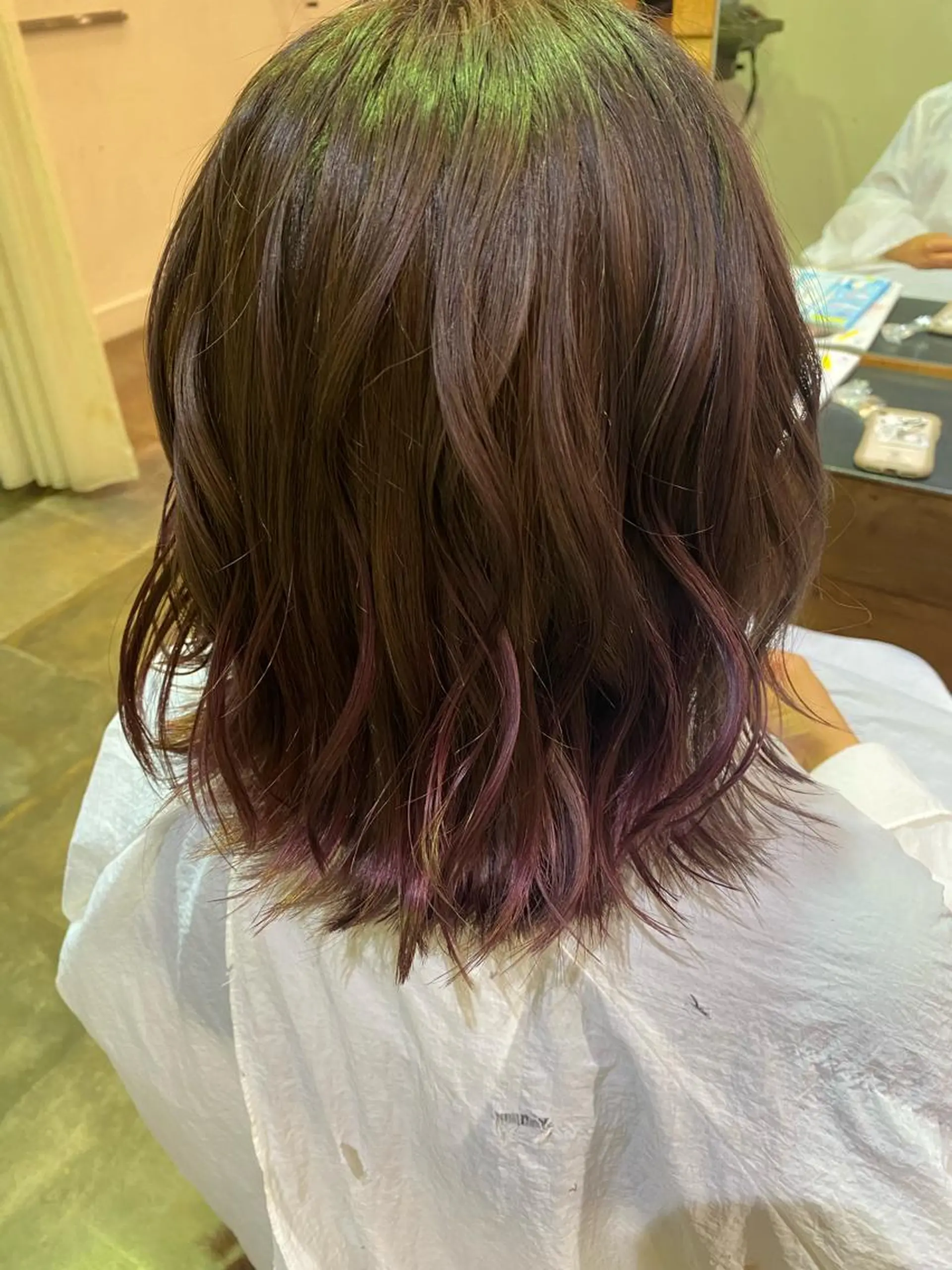 ミディアム パープルカラー カット ヘアカラー トリートメント 髙橋 瀬那のヘアスタイル