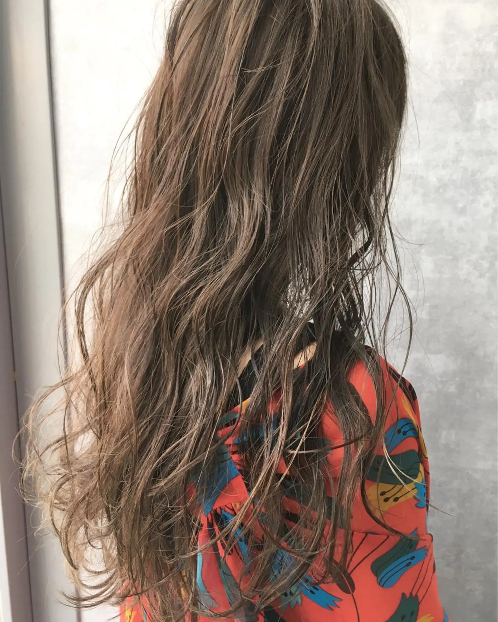 ロング カラー グレージュ ハイライトカラー ハイライト レイヤーカット BLend 渋谷のヘアスタイル