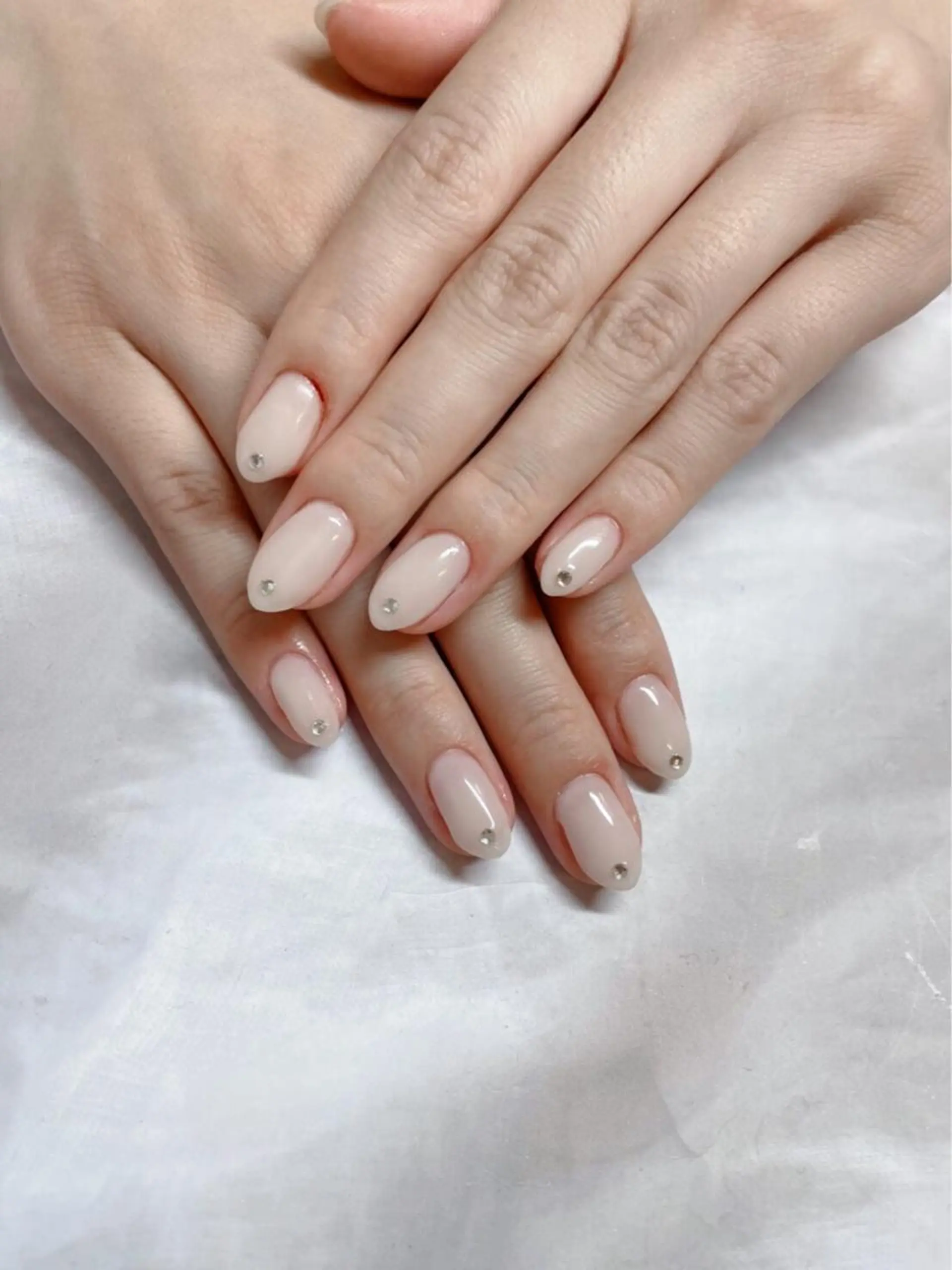 ネイル ストーンネイル ホワイト 【ＯＲＧＡＮ】 nailのネイルデザイン