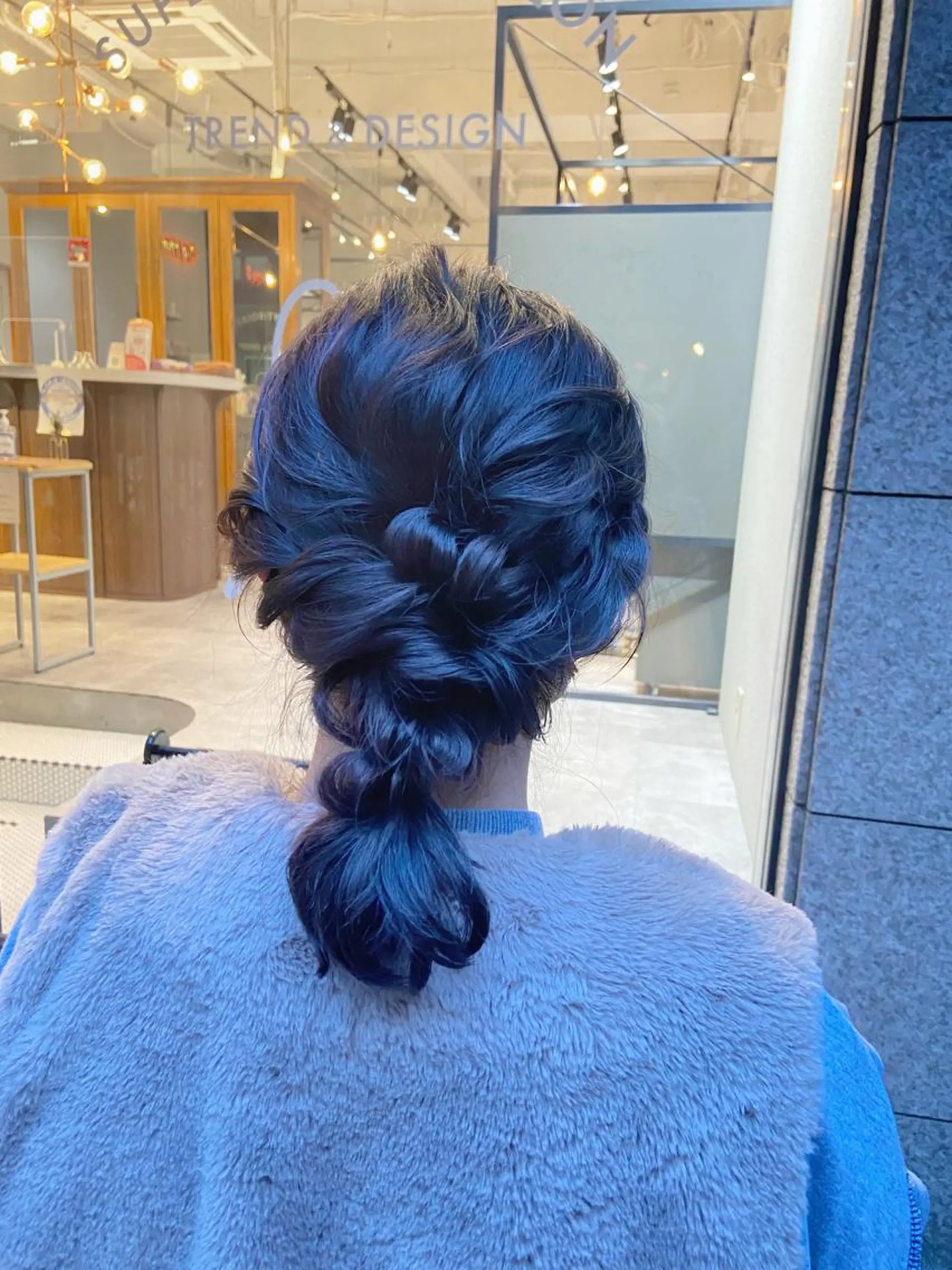 セミロング ノイシキ サキのヘアスタイル