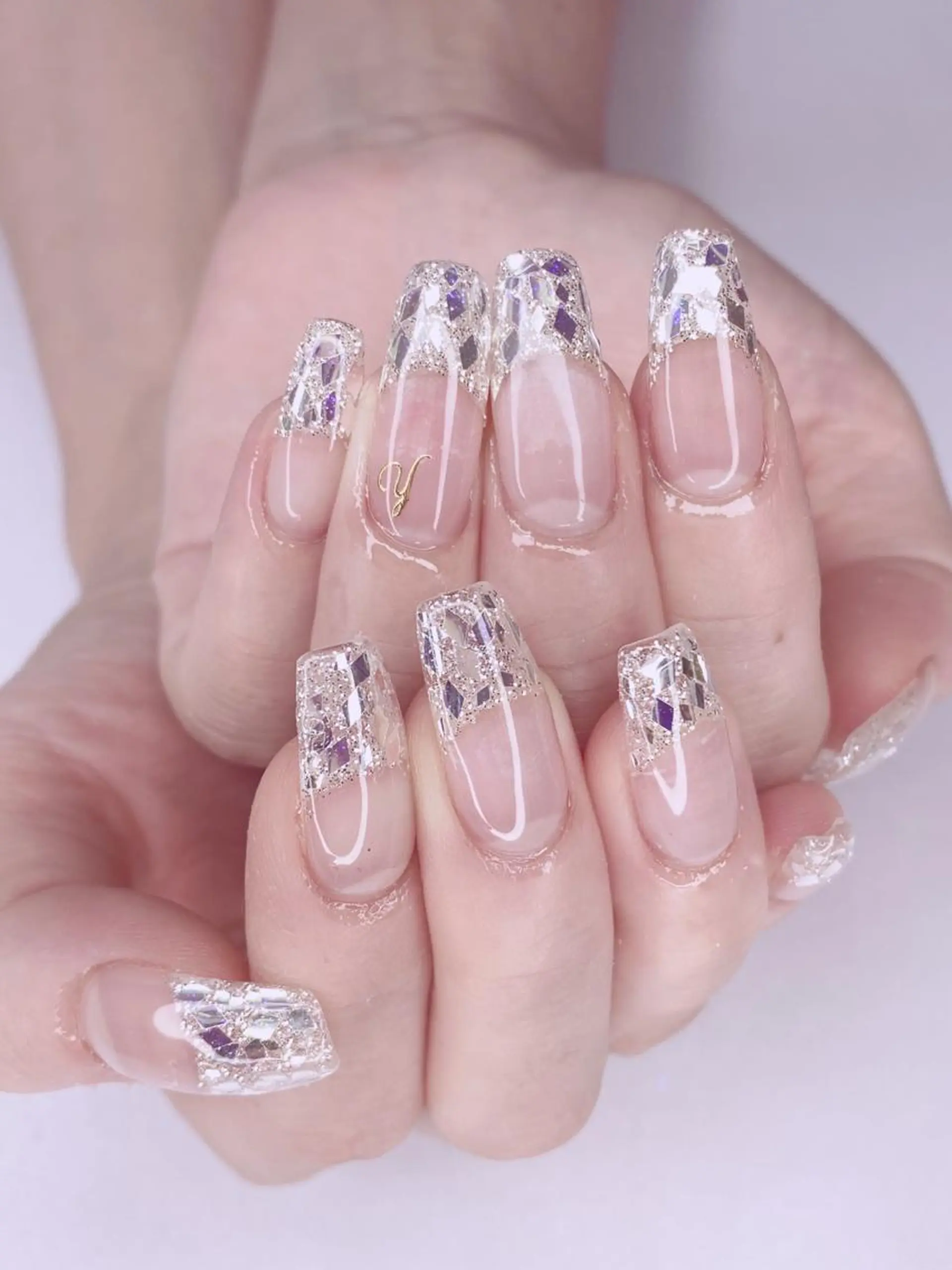 ネイル フレンチネイル ガラスフレンチ シルバー Ｎail Ｓalon ertiのネイルデザイン