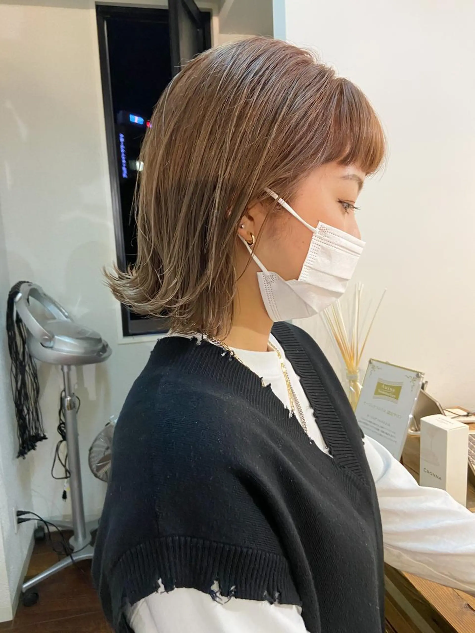 ミディアム カラー アッシュ ベージュカラー 透明感カラー ココアベージュ ハイライトカラー 岡本康平/ボブ /ブリーチ/レイヤーのヘアスタイル