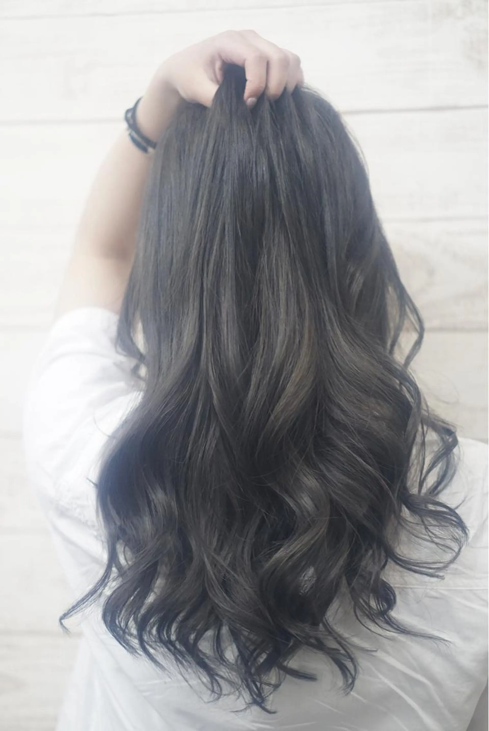 ロング カラー ヘアアレンジ アッシュ アッシュグレー 透明感カラー イルミナカラー 外国人風カラー 枝毛カット＆髪質改善 満足NO.1岡しゃんのヘアスタイル