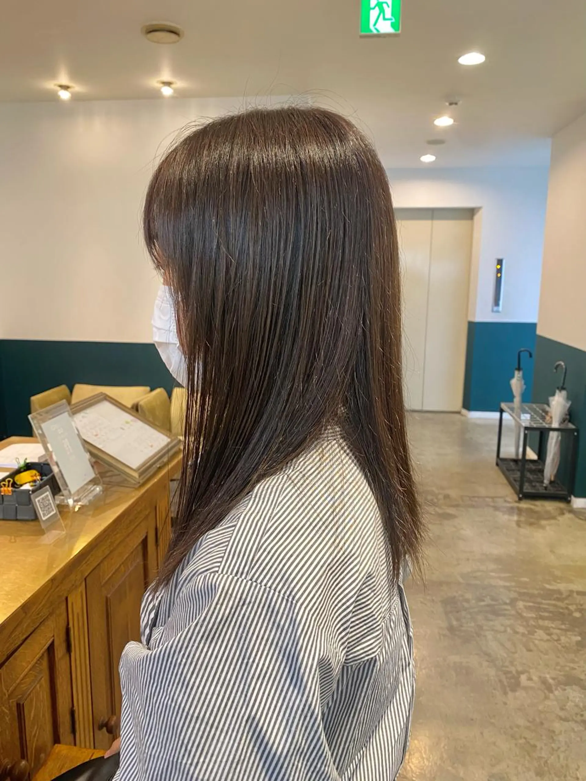 ロング カラー アッシュ ベージュカラー ブリーチ ブリーチなしカラー ヘアカラー 聖斗 /ハイトーン/パーマのヘアスタイル