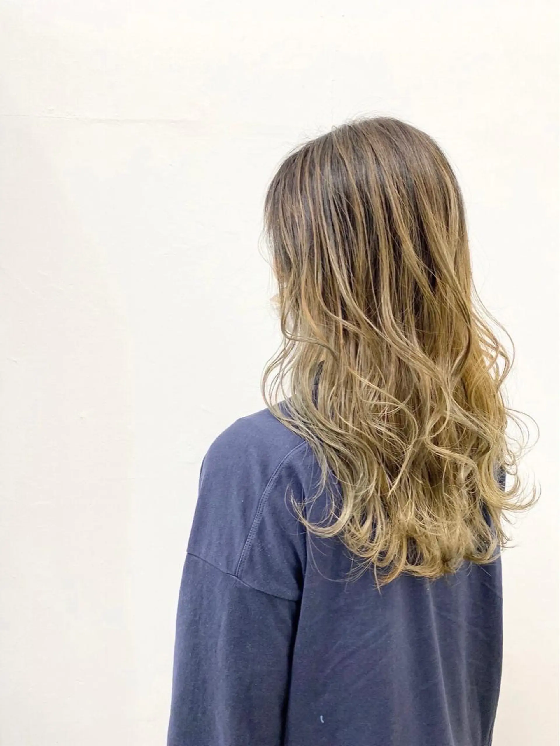 ロング 白髪ぼかしハイライト 白髪ぼかしカラー中澤のヘアスタイル