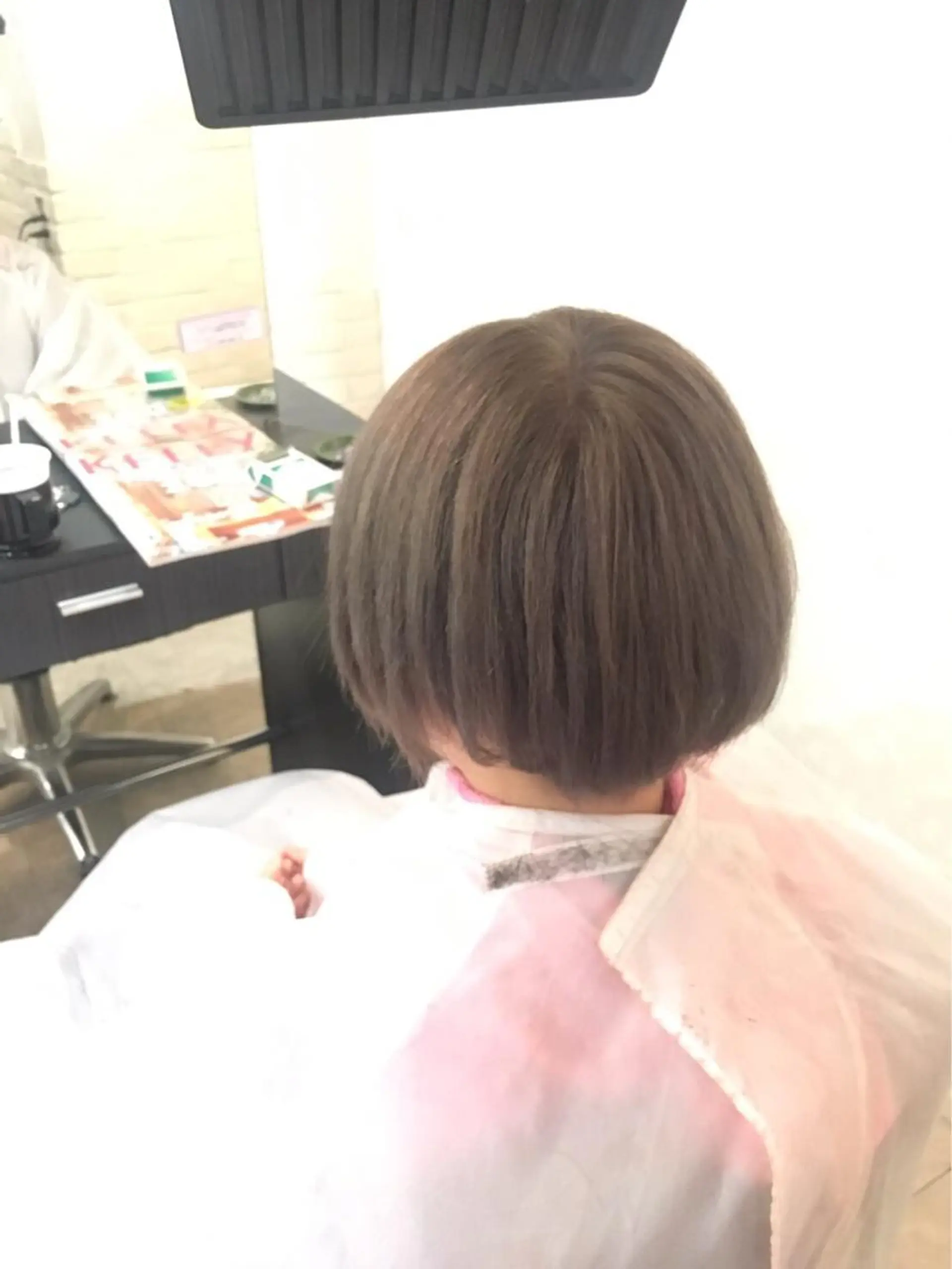 ショート カラー アッシュ ベージュカラー 💓シールエクステ for...のヘアスタイル